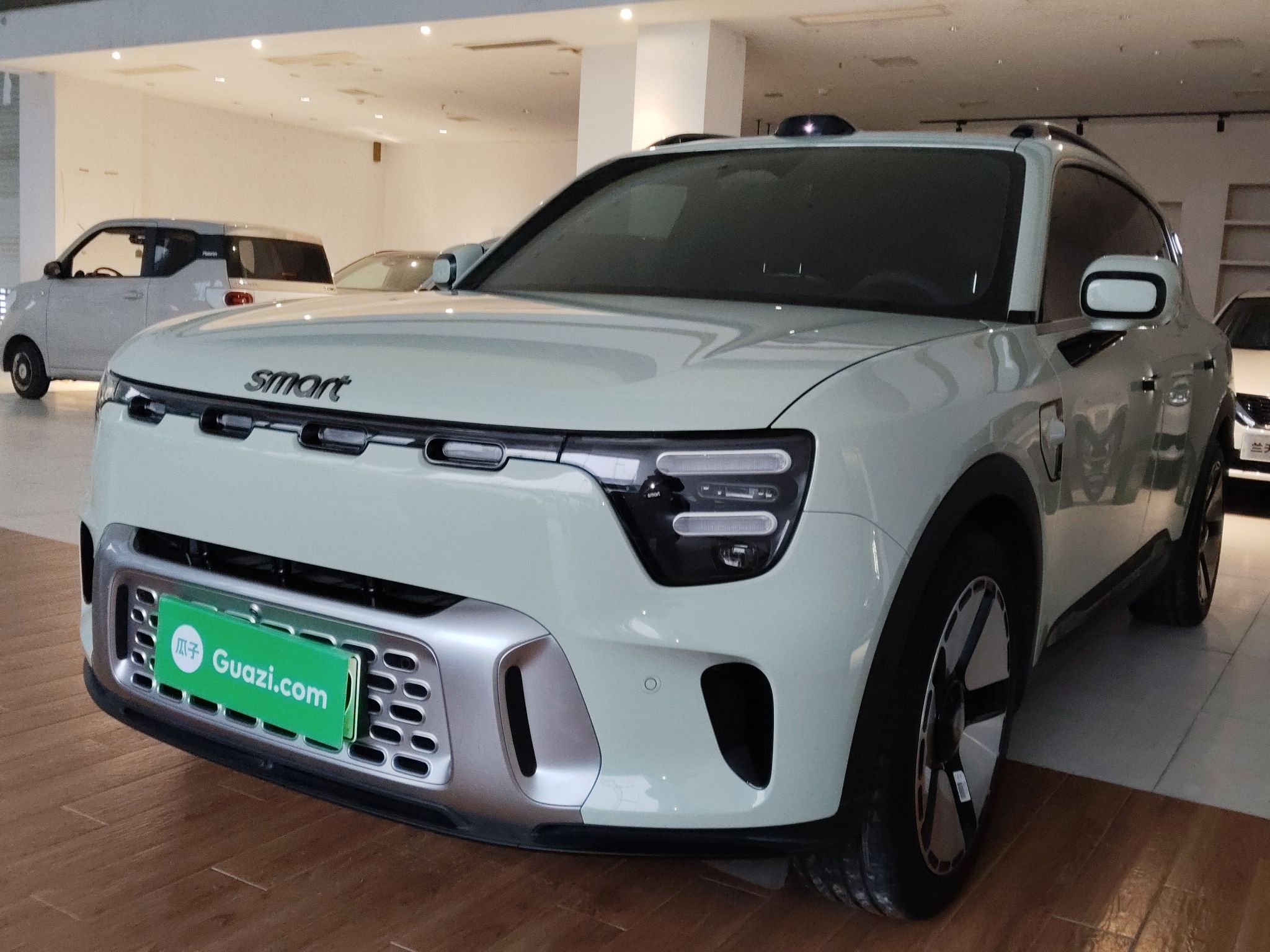 Livan 2024 car image 