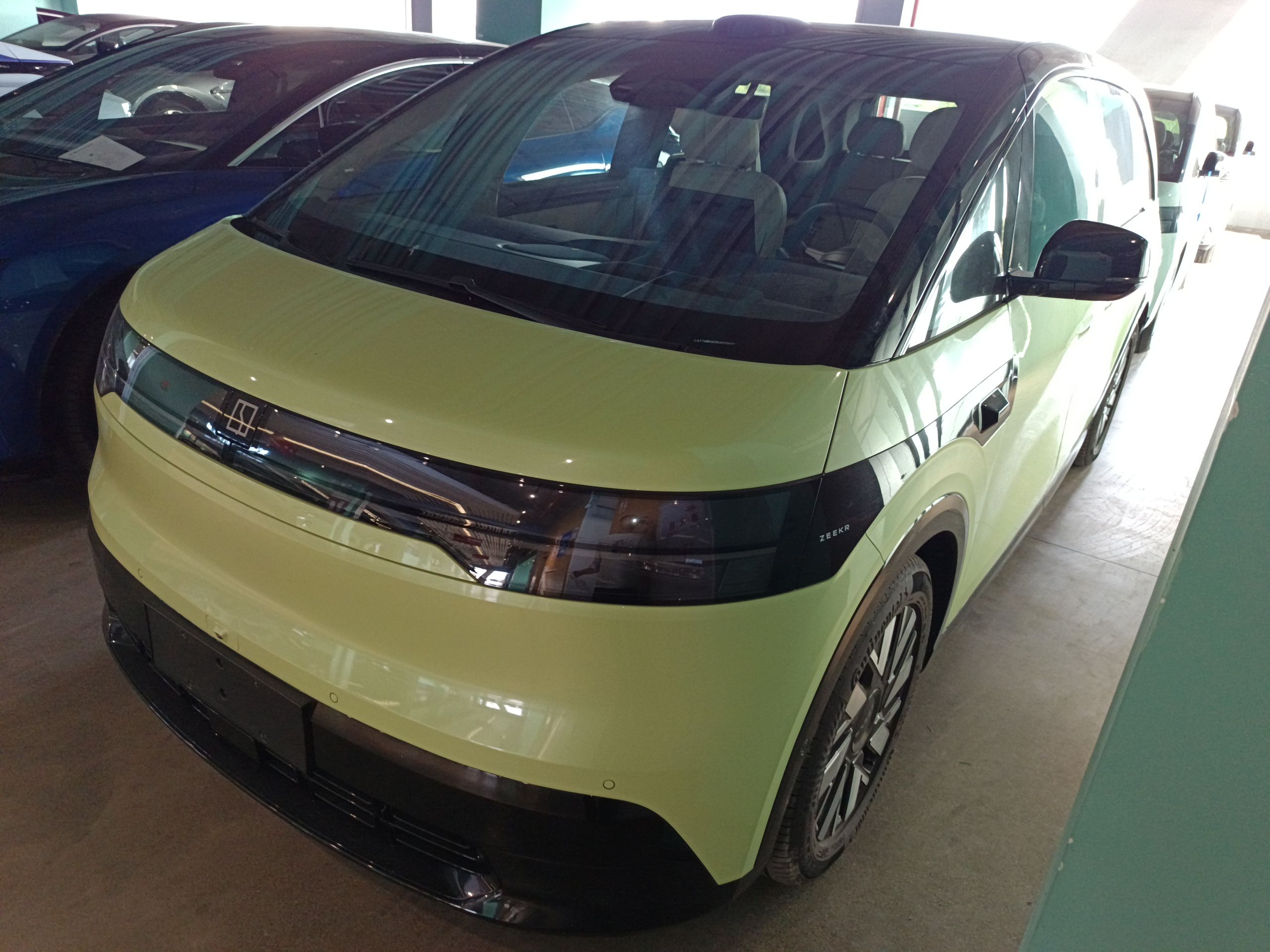 Zeekr MIX 2024 汽车图片 