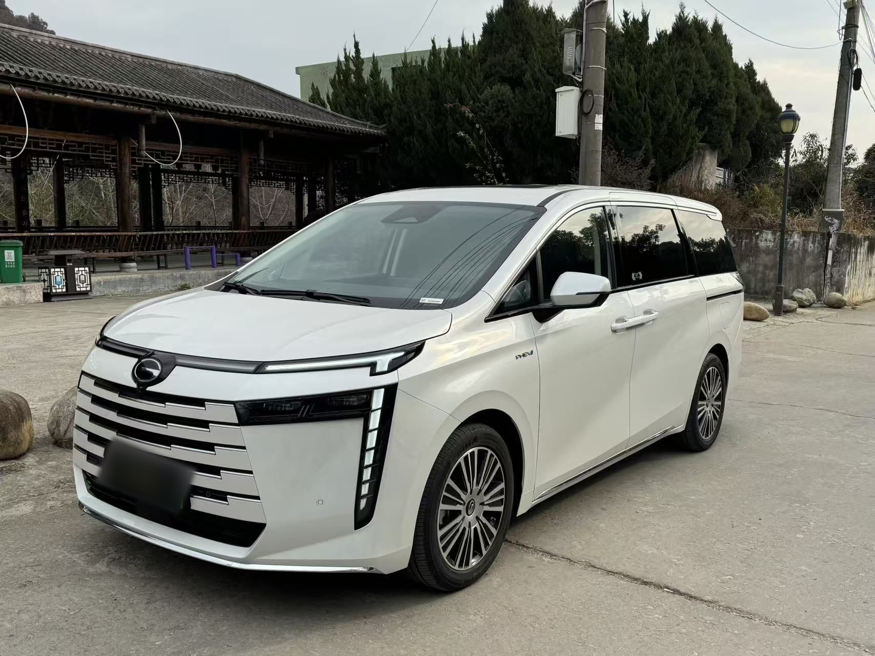 GAC Trumpchi E8 New Energy 2025 صورة سيارة 