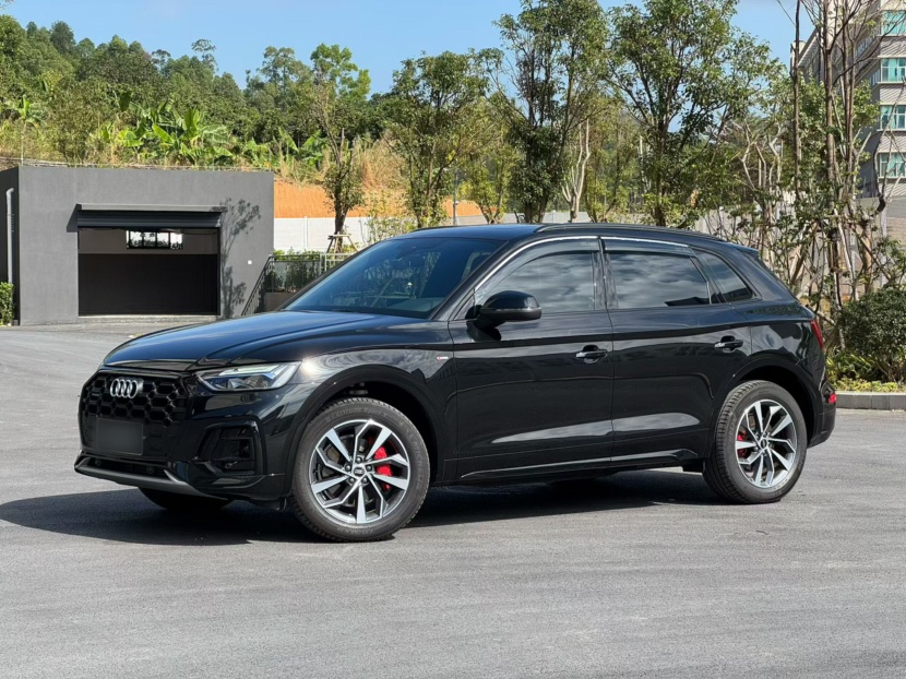 Audi Q5L 2025 car image 