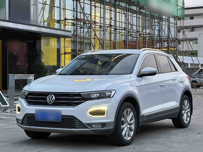 Volkswagen T-Roc 2018 Volkswagen T-Roc 2018 car image