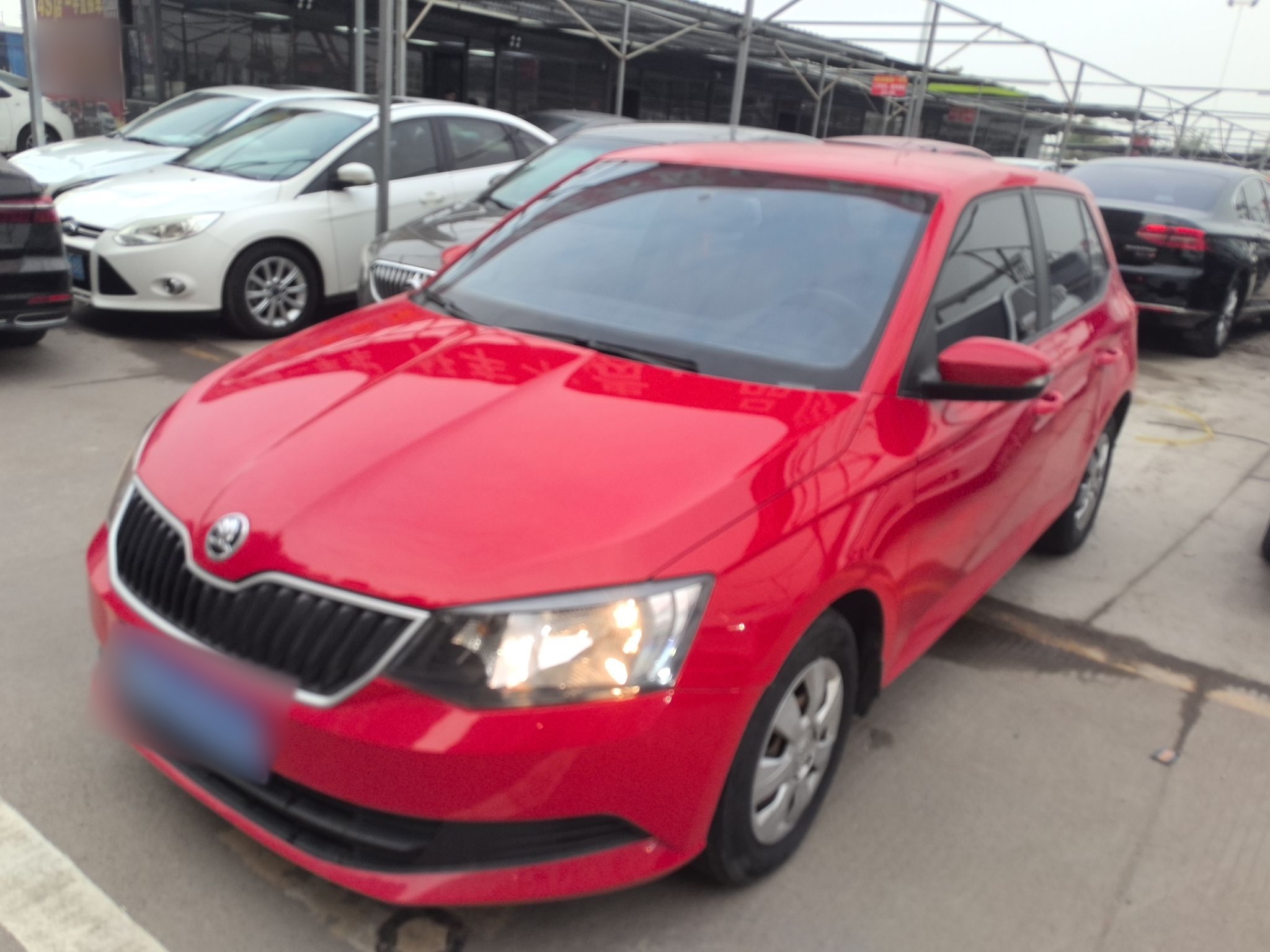 Skoda Fabia 2015 car image 
