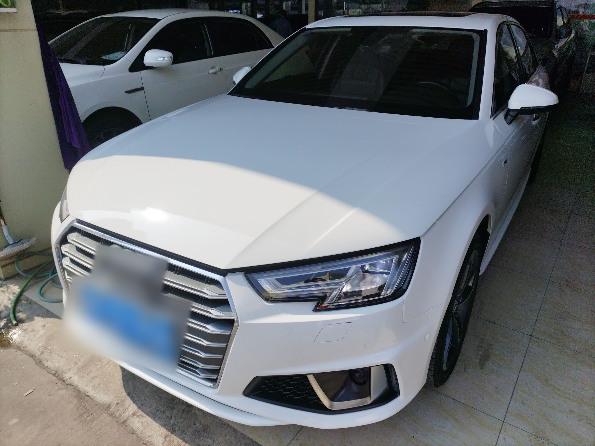 Audi A4L 2019 car image 