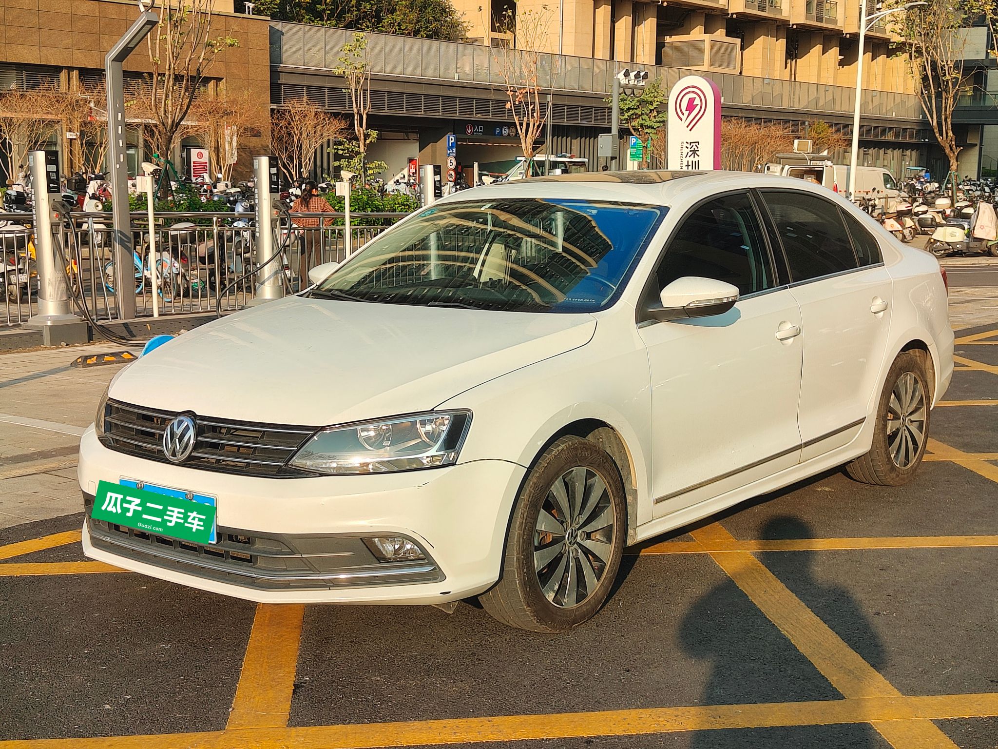 Volkswagen Sagitar 2016 immagine di auto 