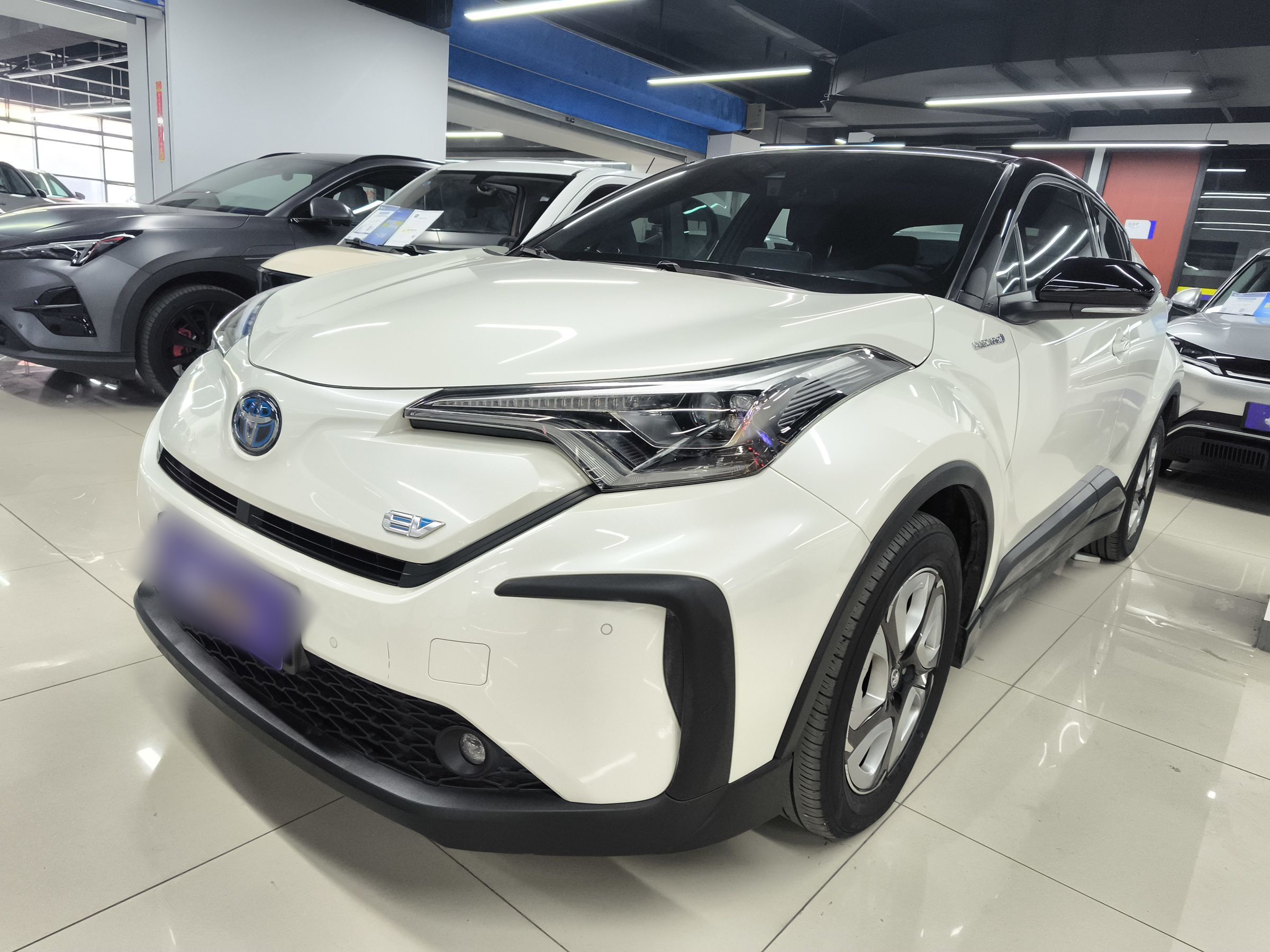 Toyota C-HR EV 2021 Toyota C-HR EV 2021 immagine di auto