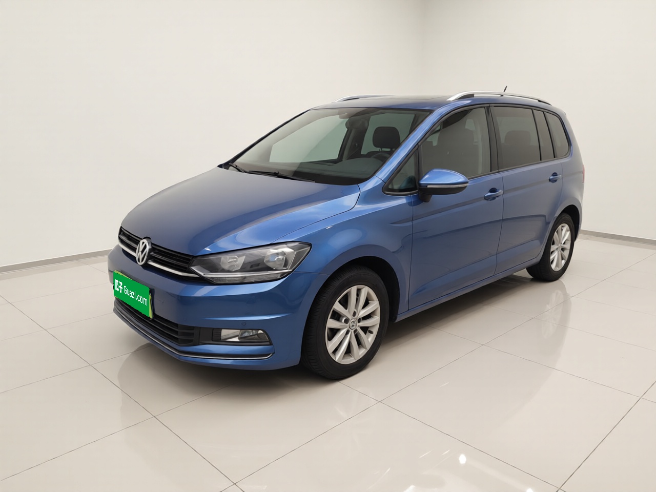 Volkswagen Touran 2018 car image 