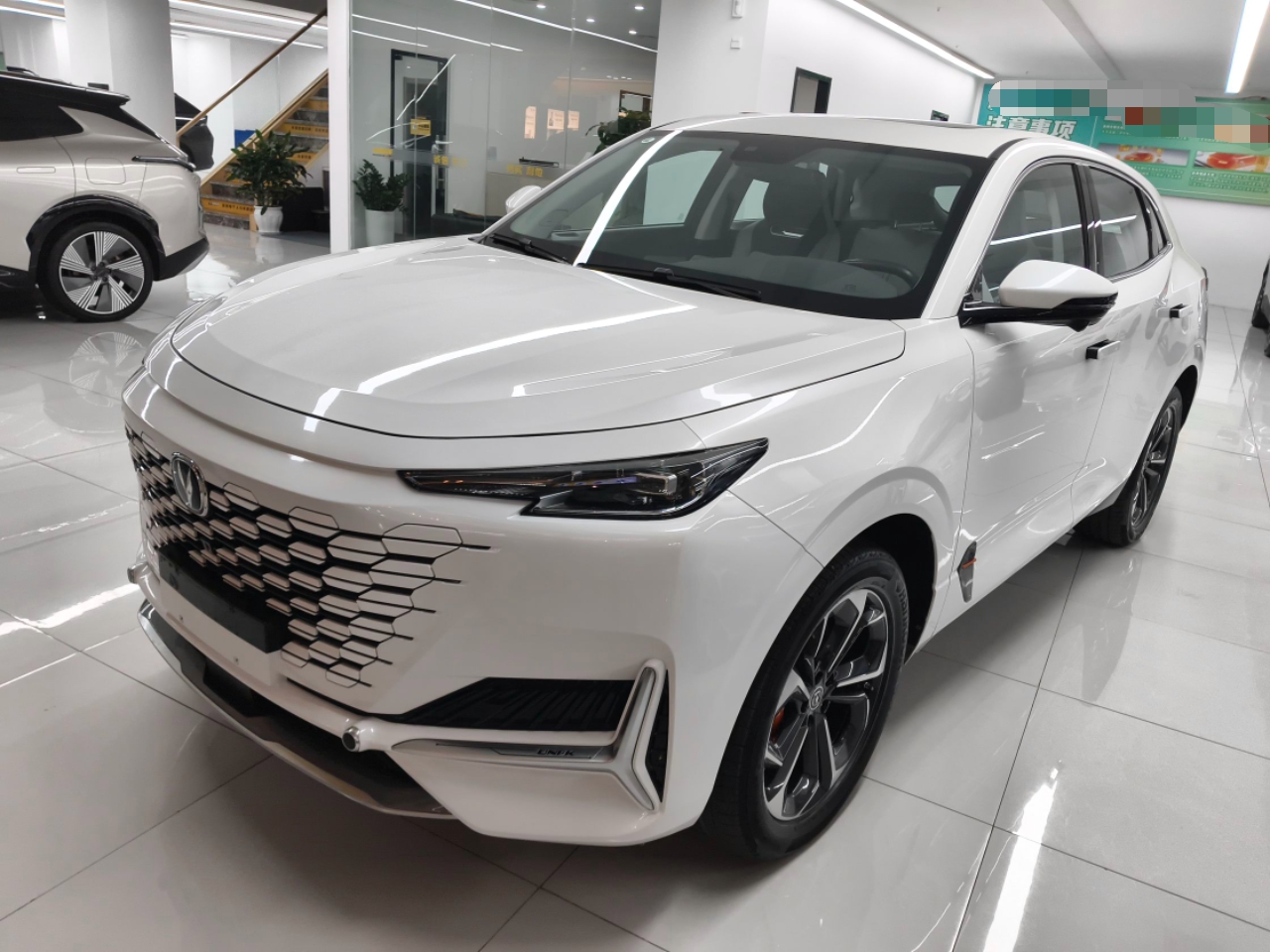 Changan UNI-K iDD 2023 car image 