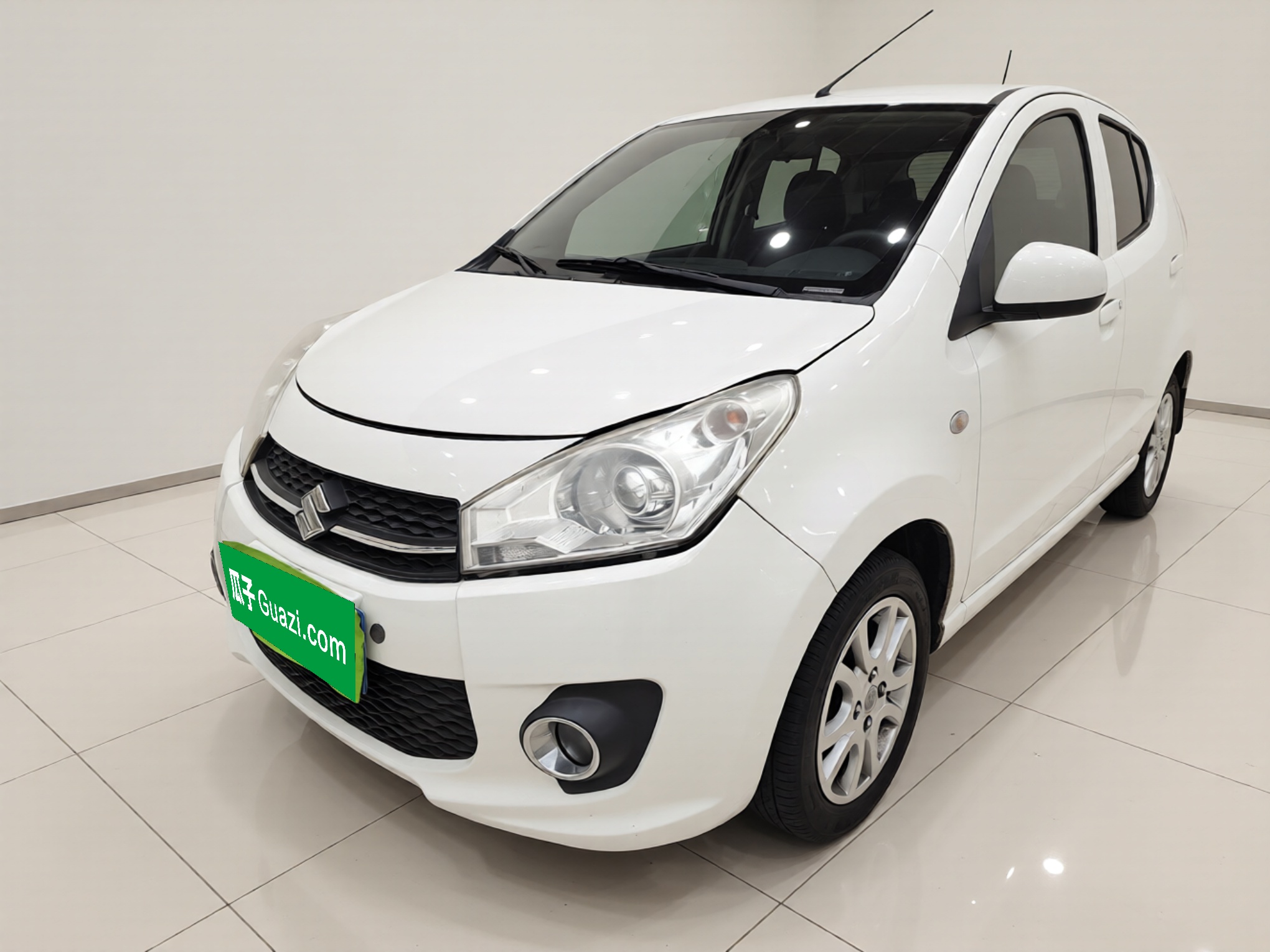 Suzuki 2014 Suzuki 2014 car image