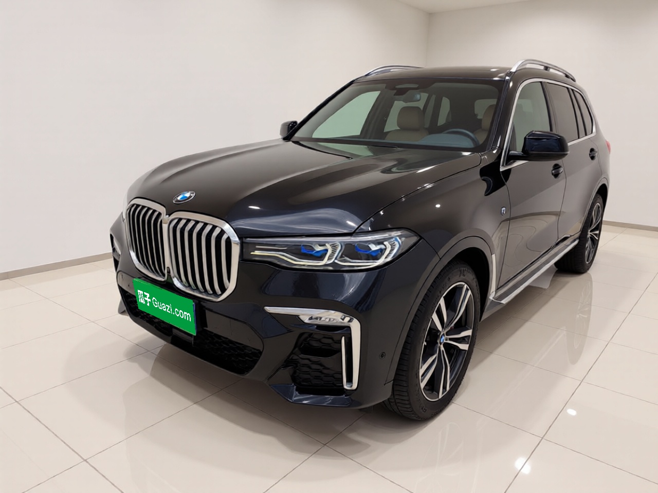 BMW X7 2021 car image 