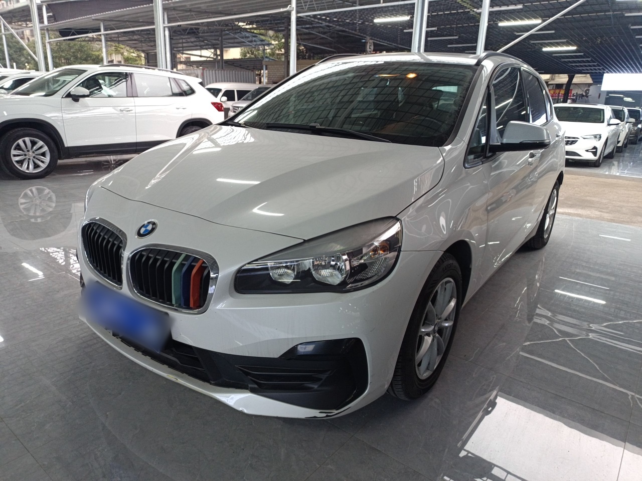BMW 2 Series Tourer 2018 car image 