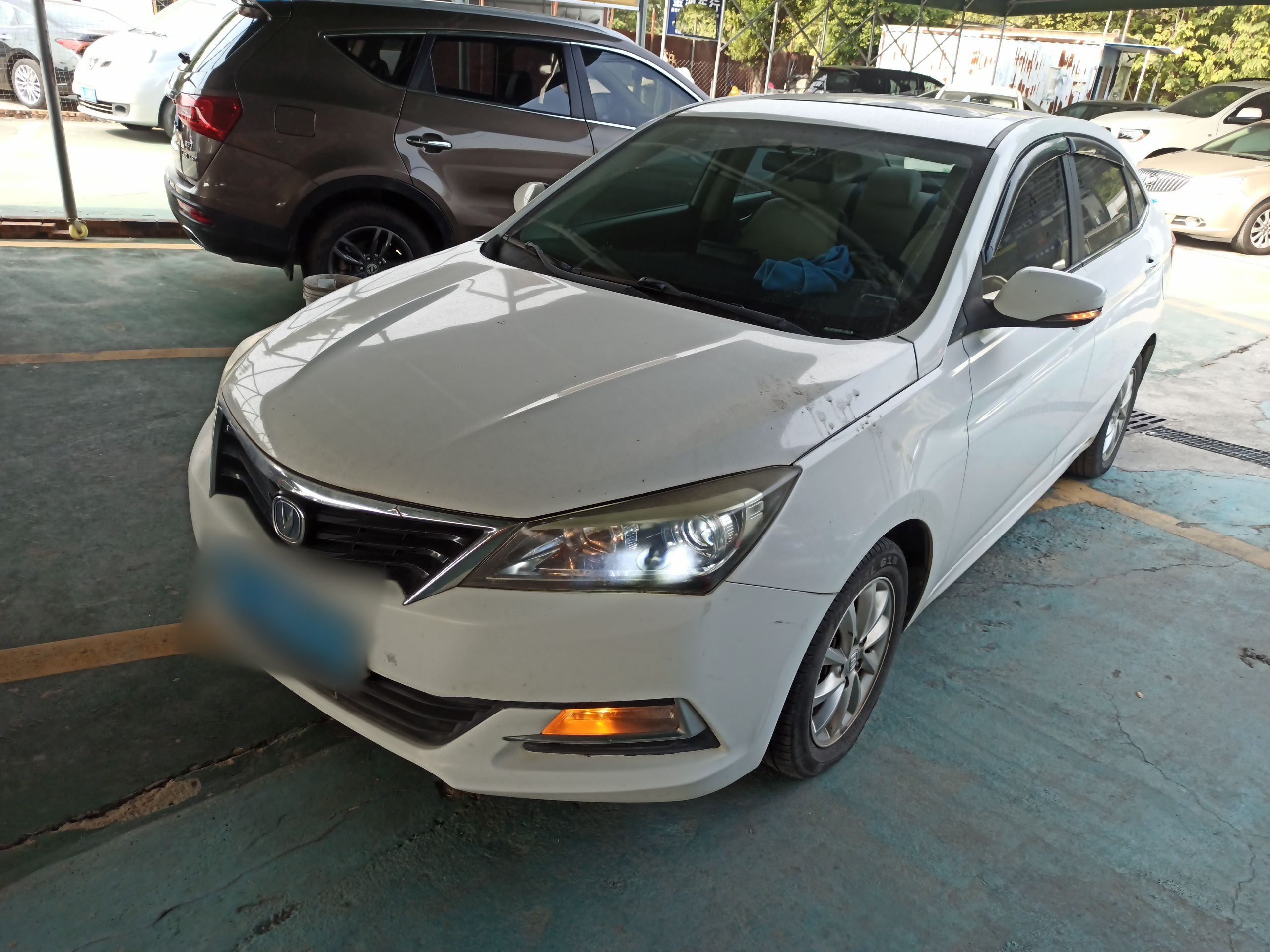 Changan Alsvin V7 2015 car image 