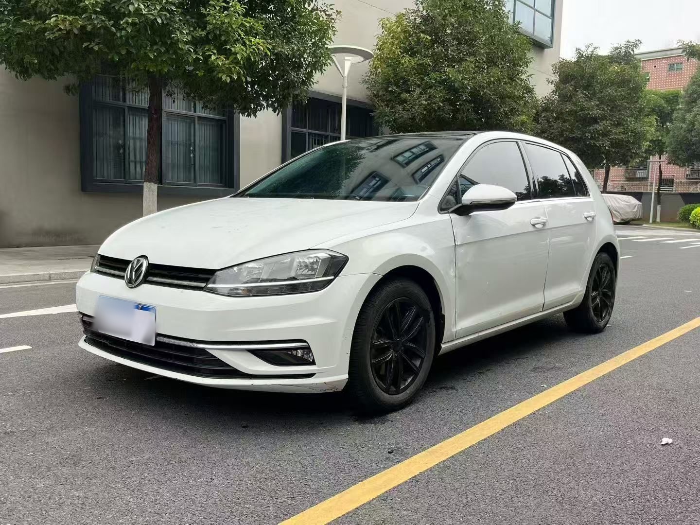 Volkswagen Golf 2019 immagine di auto 