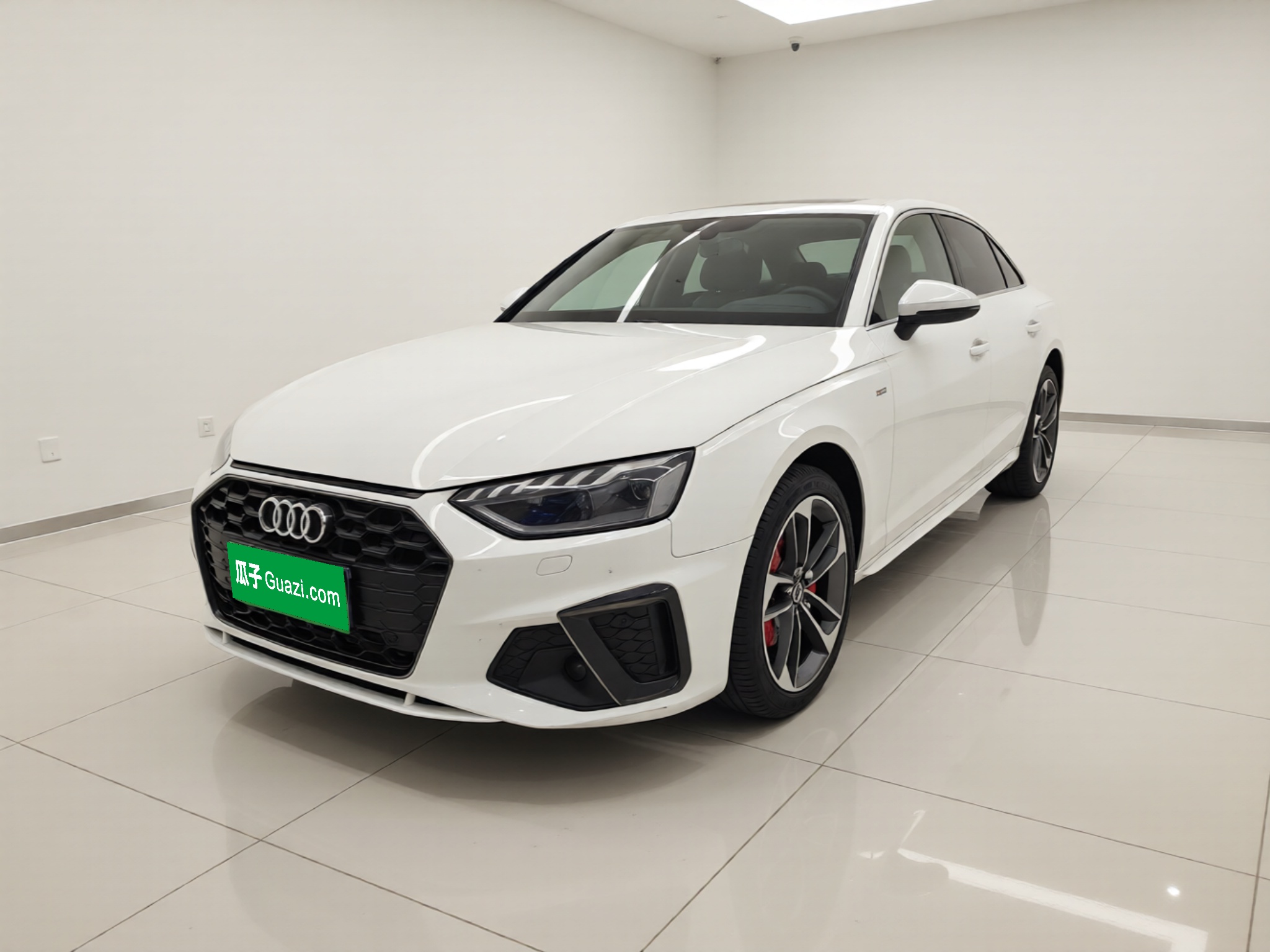 Audi A4L 2020 car image 
