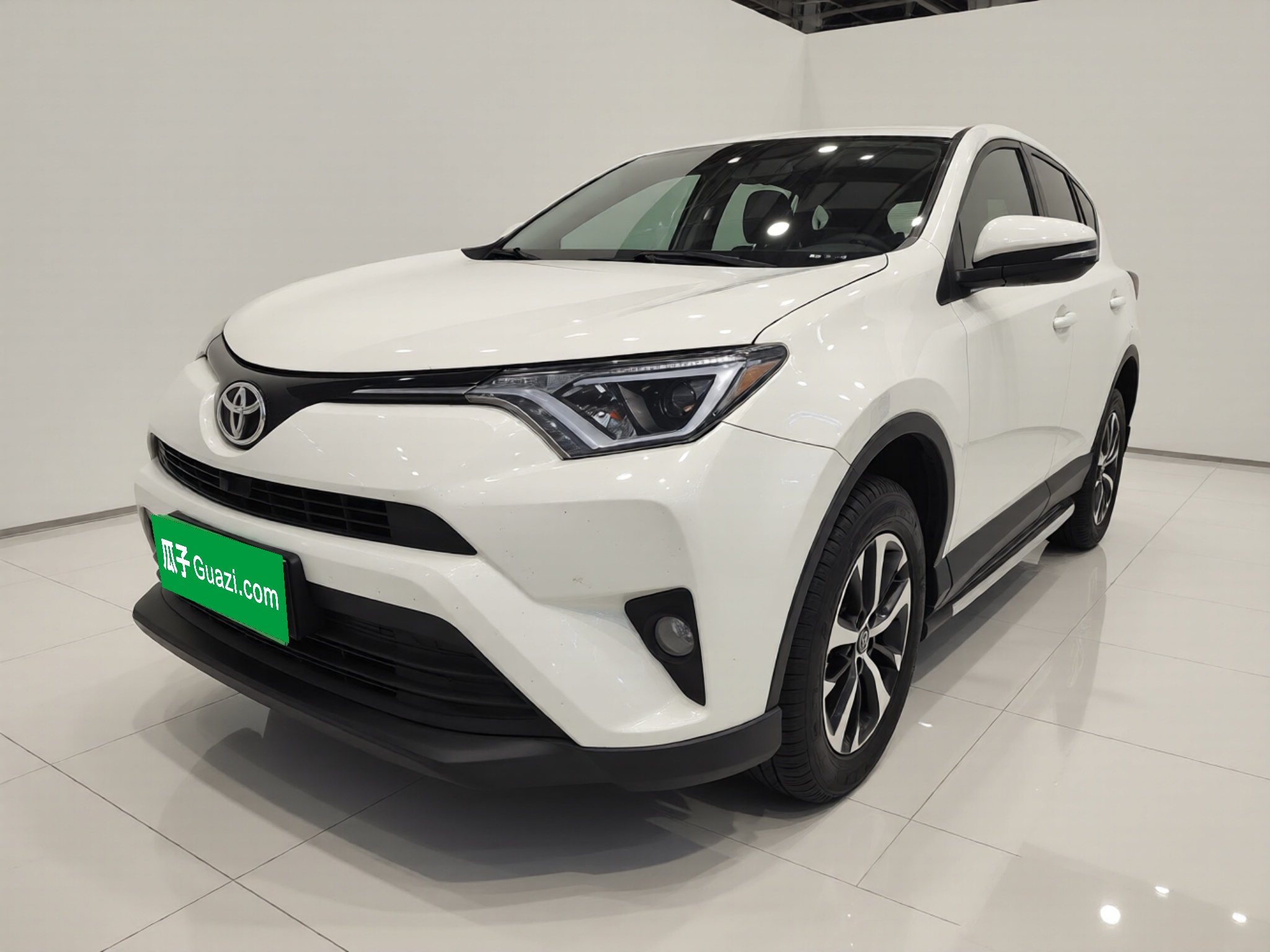 Toyota RAV4 2018 car image 