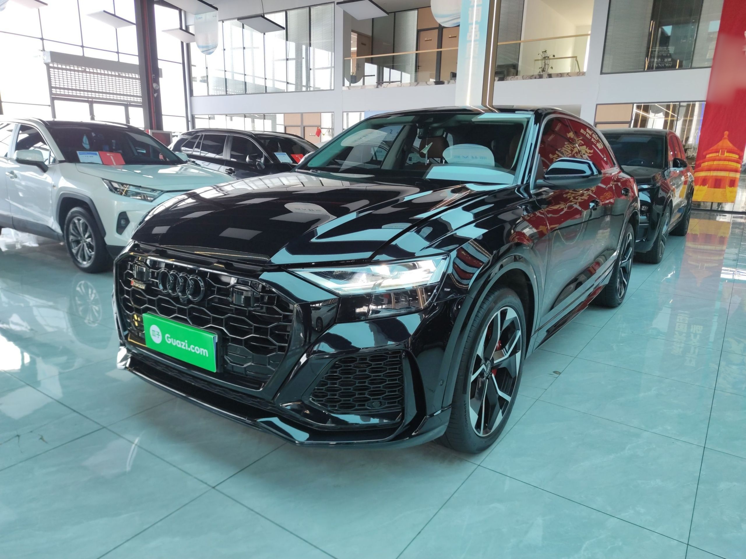 Audi Q8 2020 car image 