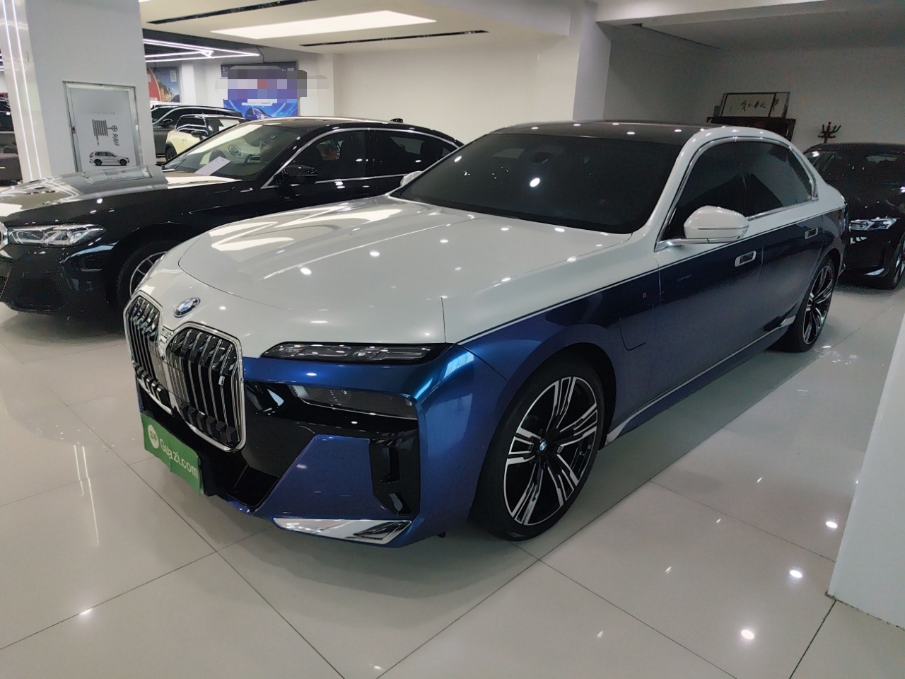 BMW i7 2025 car image 