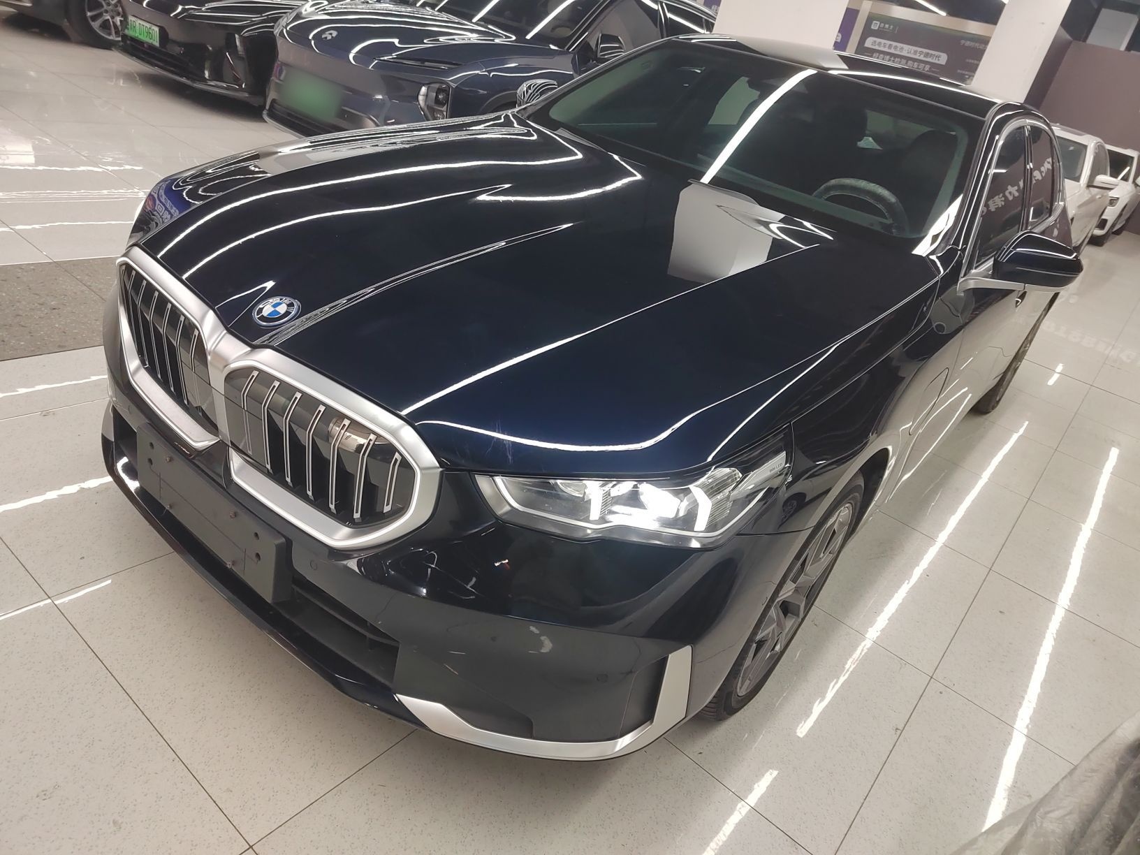 BMW i5 2024 car image 