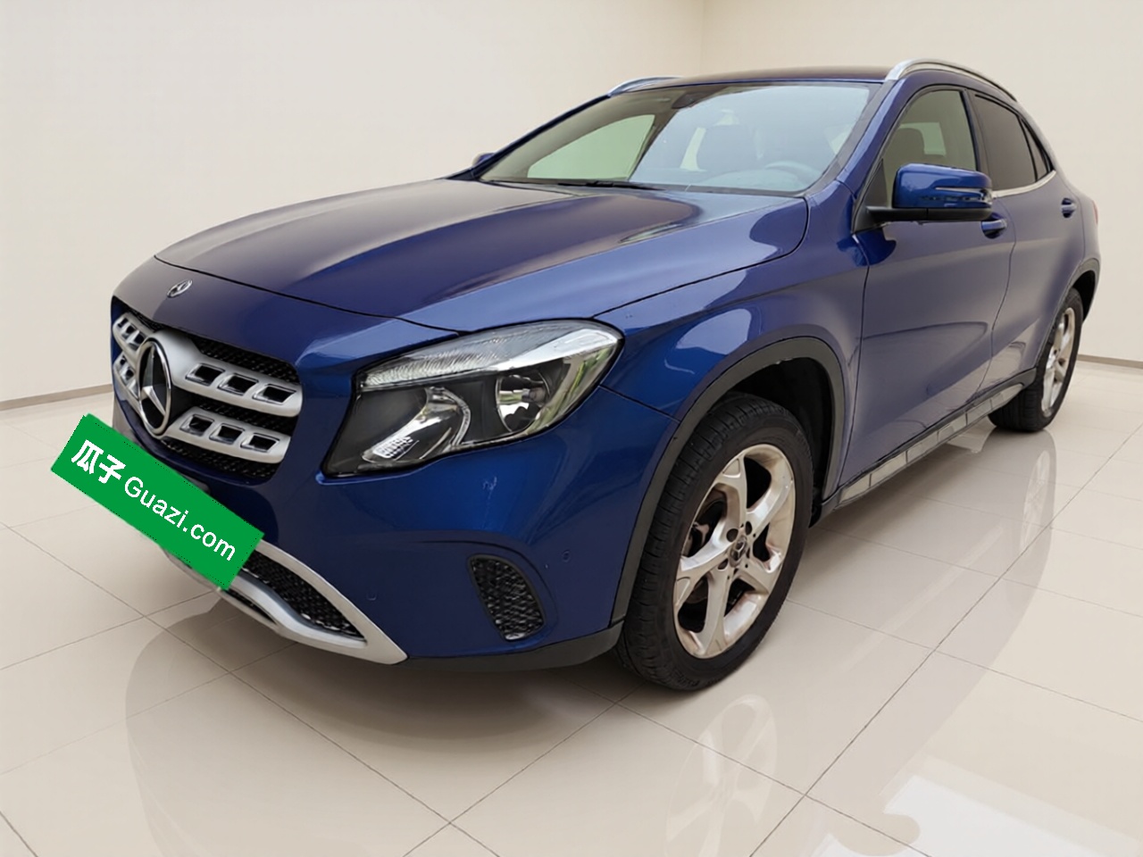 Mercedes-Benz GLA Class 2019 car image 