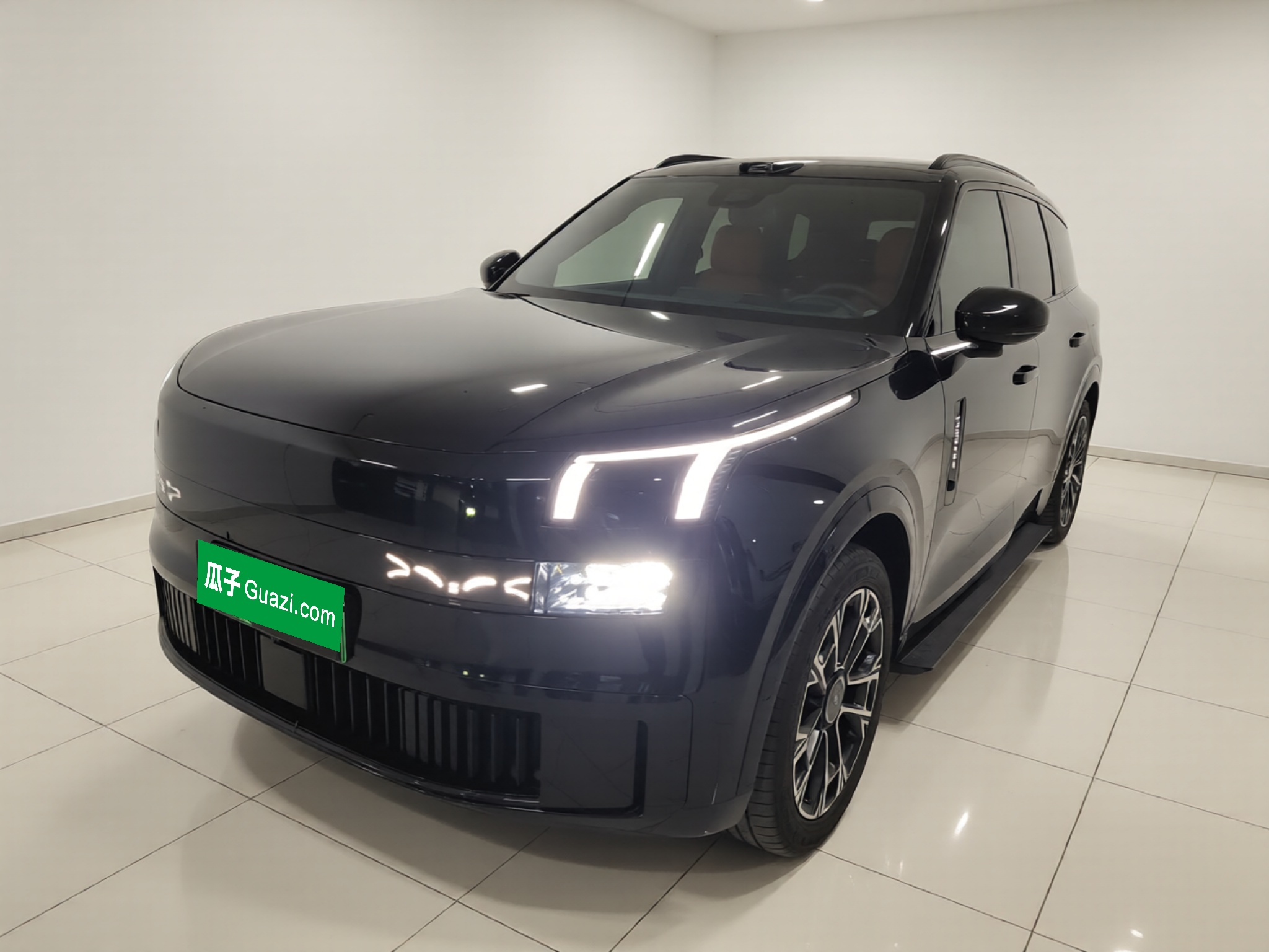 Lynk & Co 900 2025 Lynk & Co 900 2025 car image