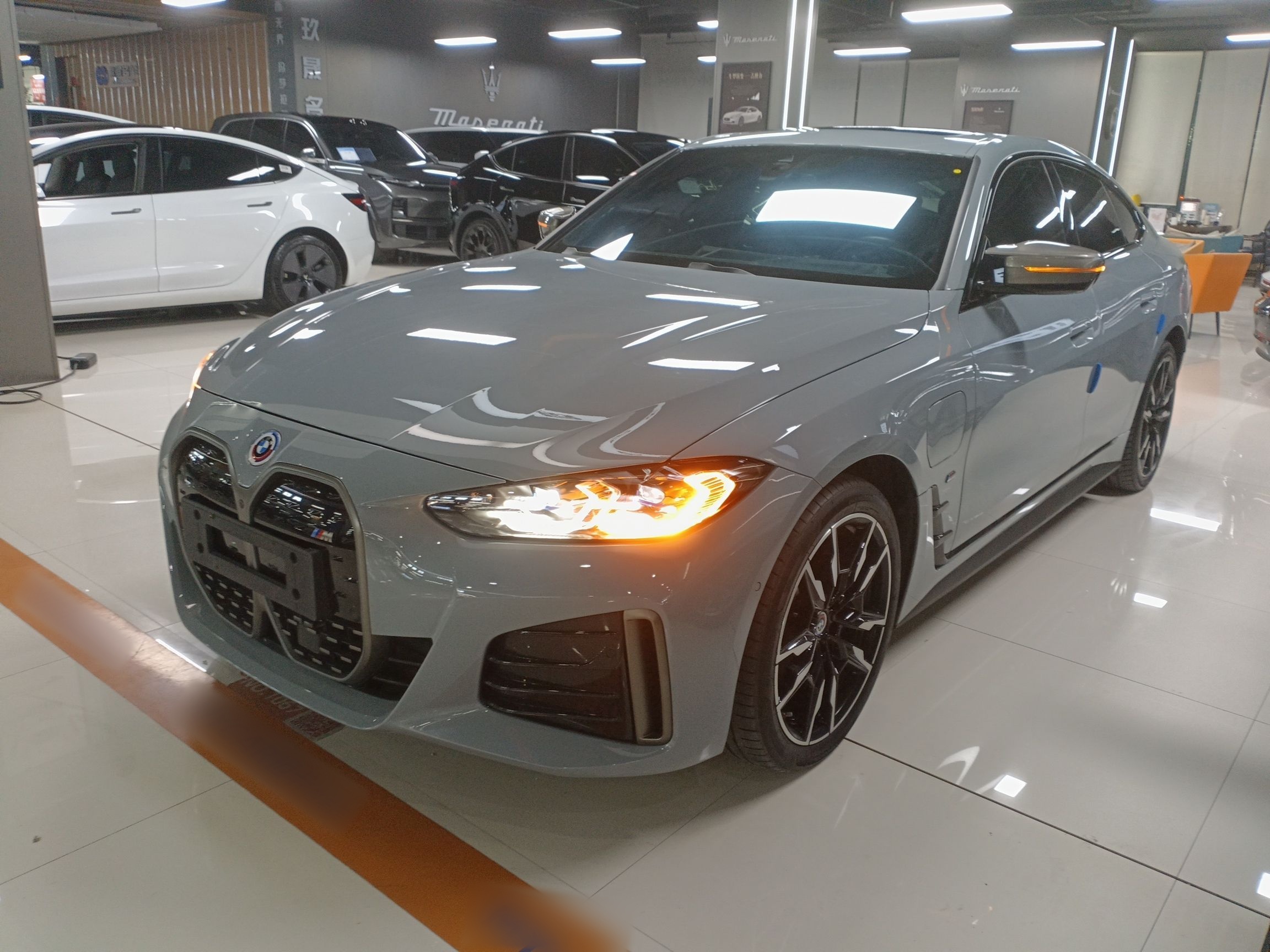 BMW i4 2022 car image 