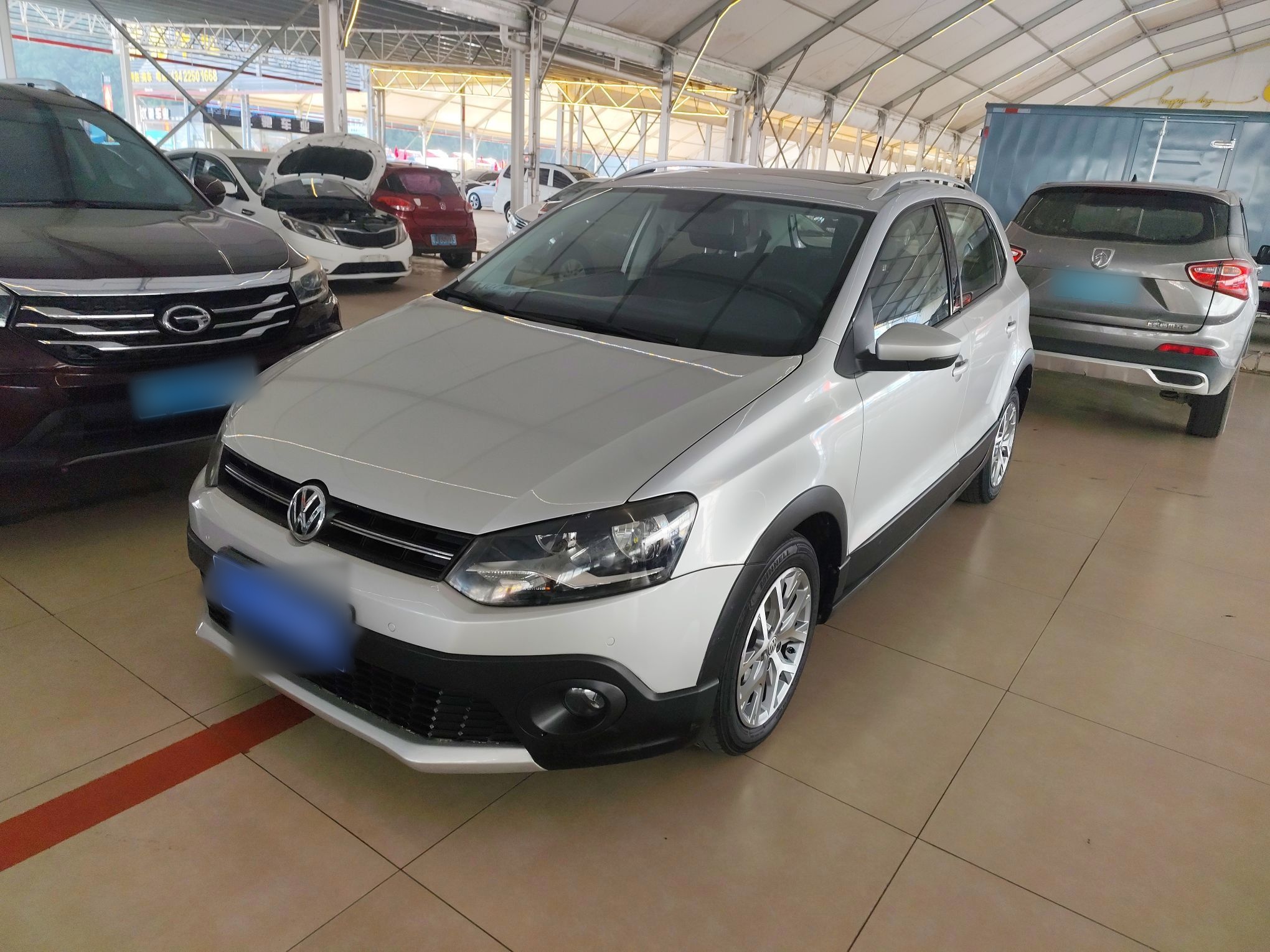 Volkswagen Polo 2014 Volkswagen Polo 2014 car image