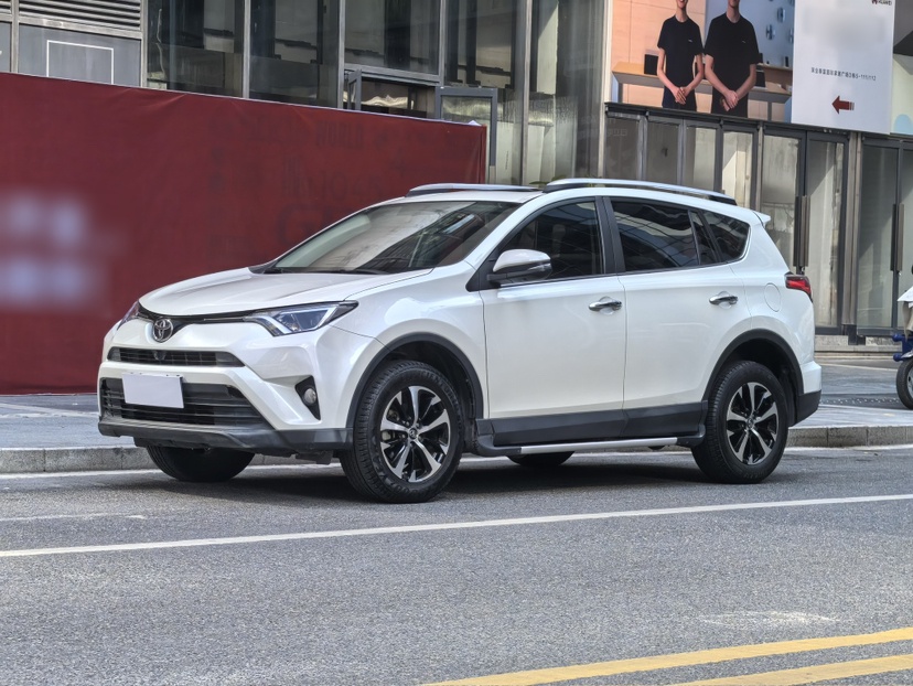 Toyota RAV4 2018 Toyota RAV4 2018 car image