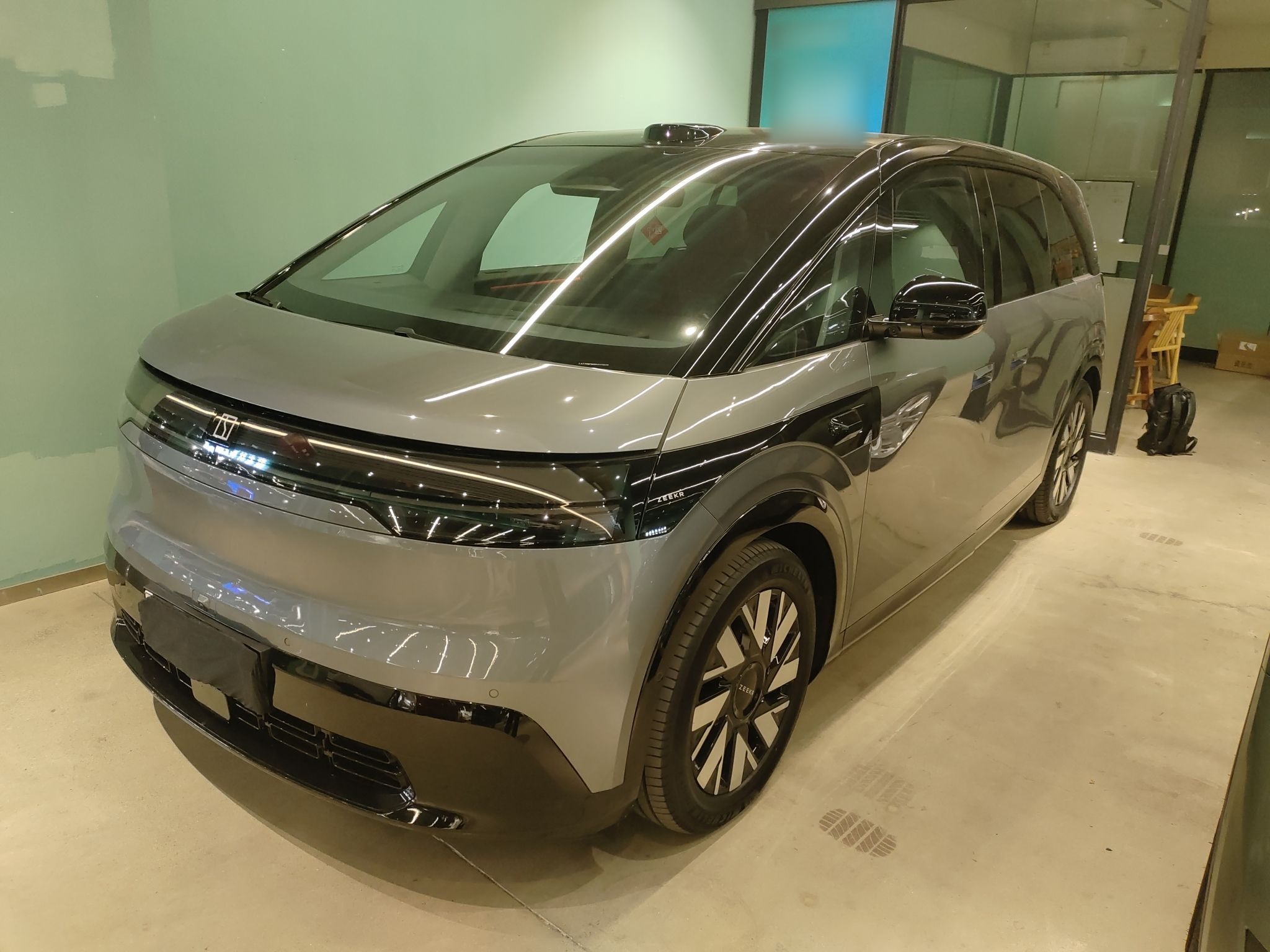 Zeekr MIX 2024 汽车图片 