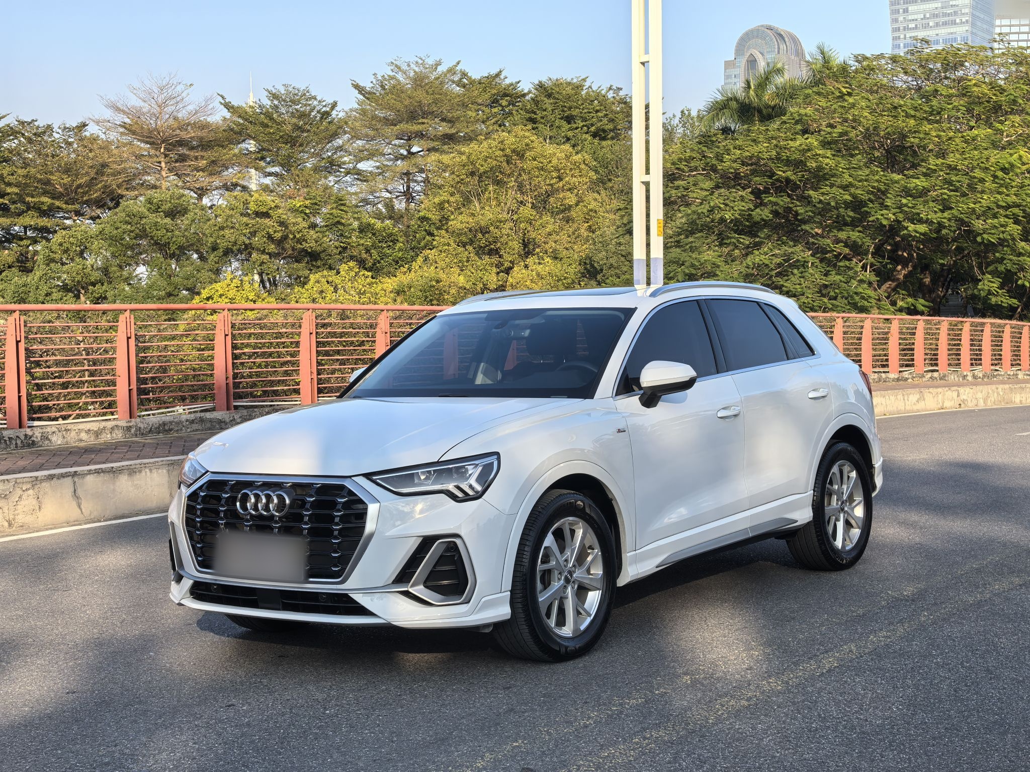 Audi Q3 2019 car image 