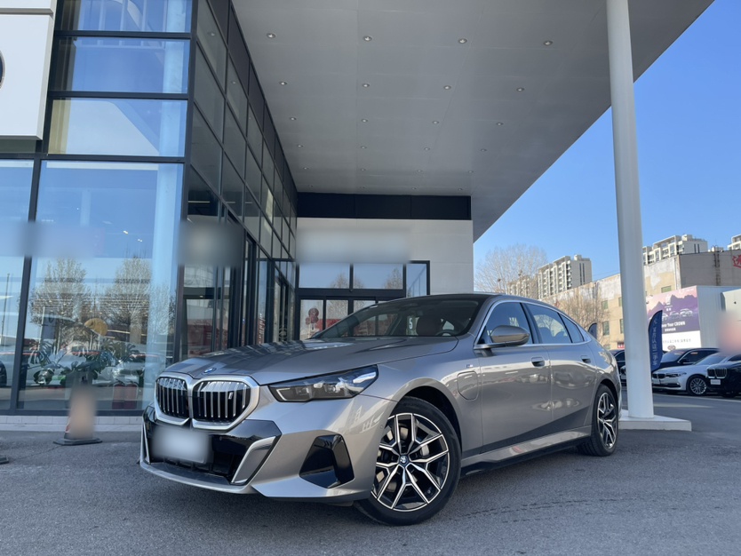 BMW i5 2025 car image 