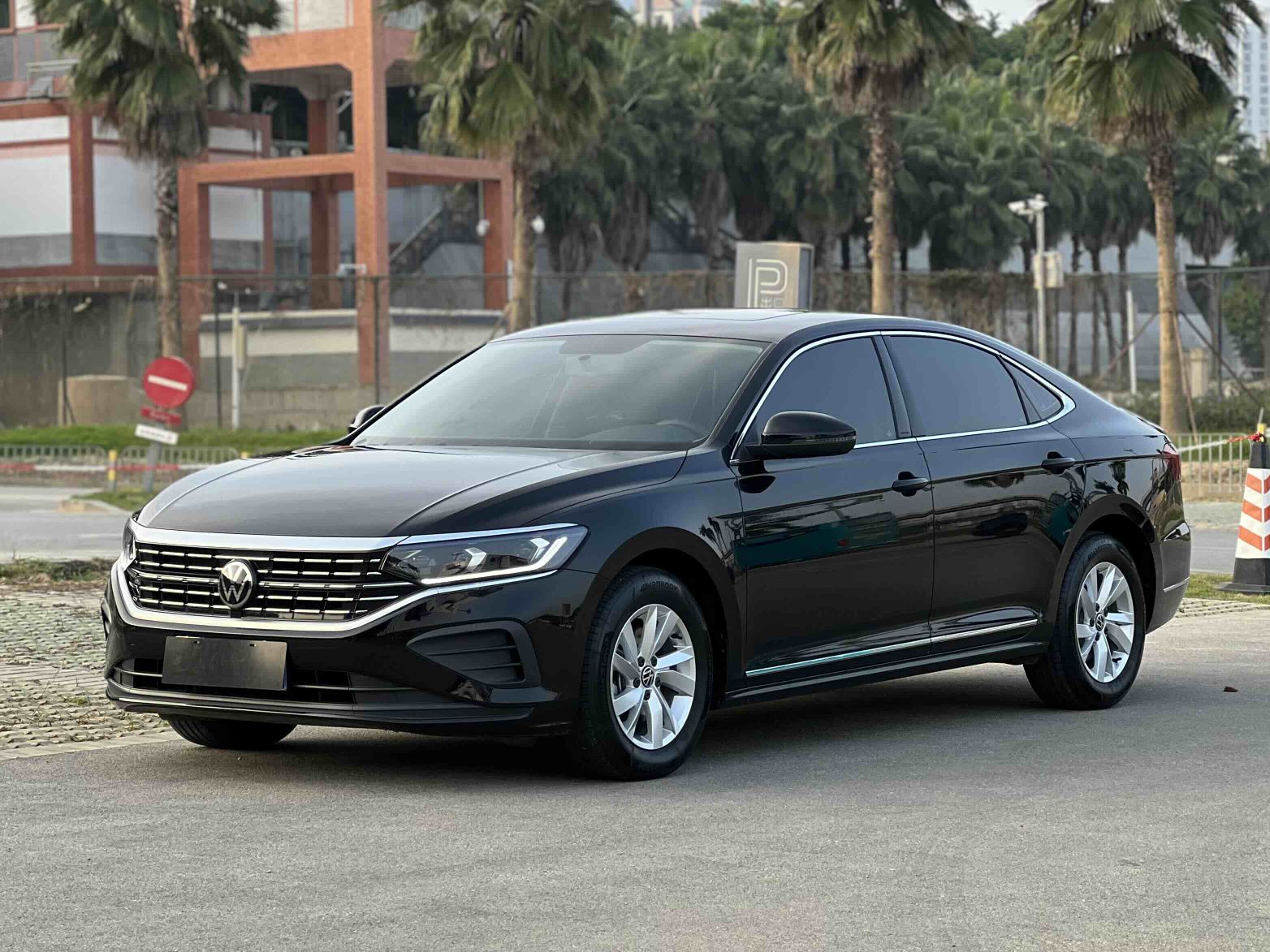 Volkswagen Passat 2024 immagine di auto 