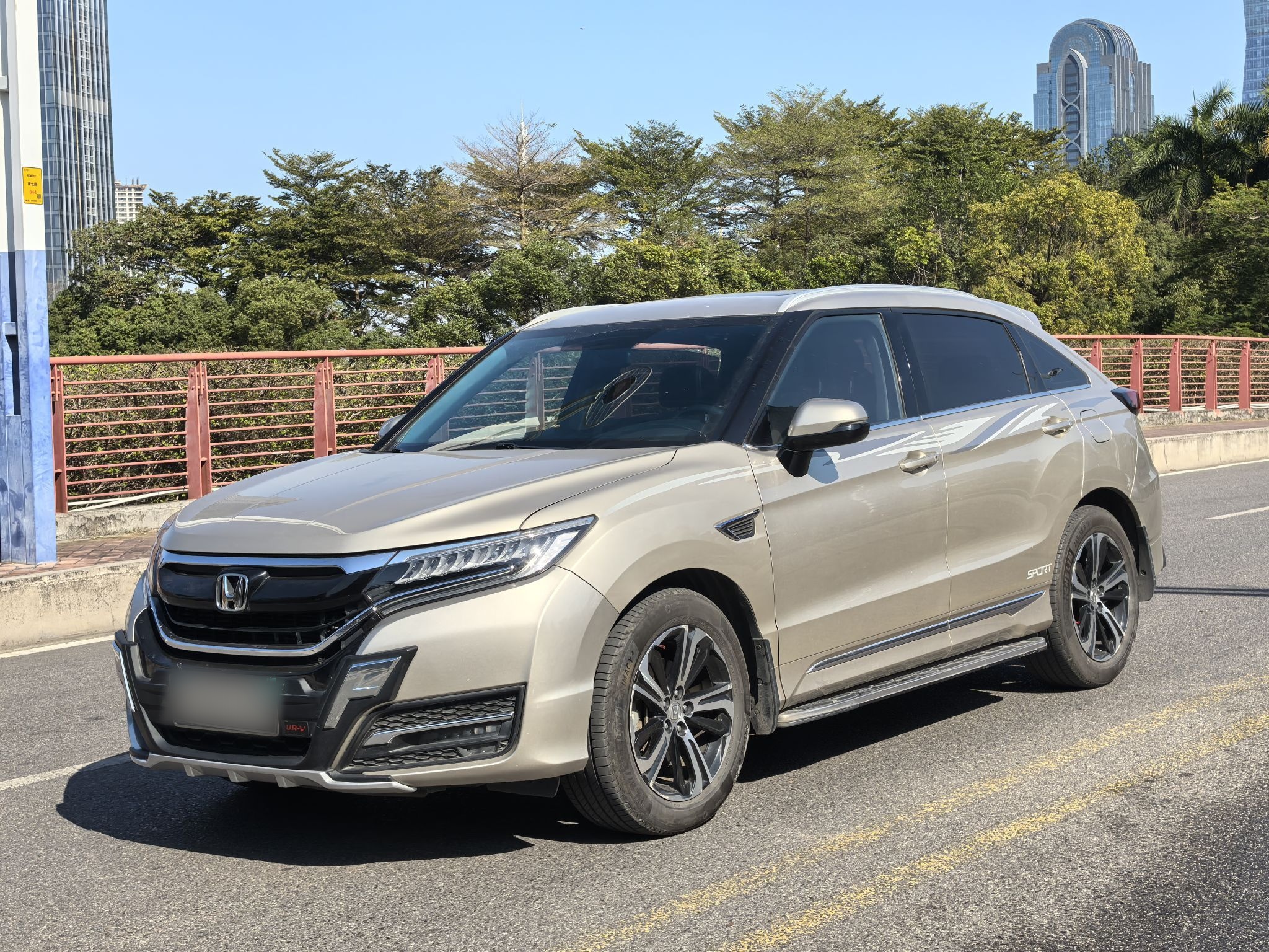 Honda UR-V 2017 Honda UR-V 2017 car image