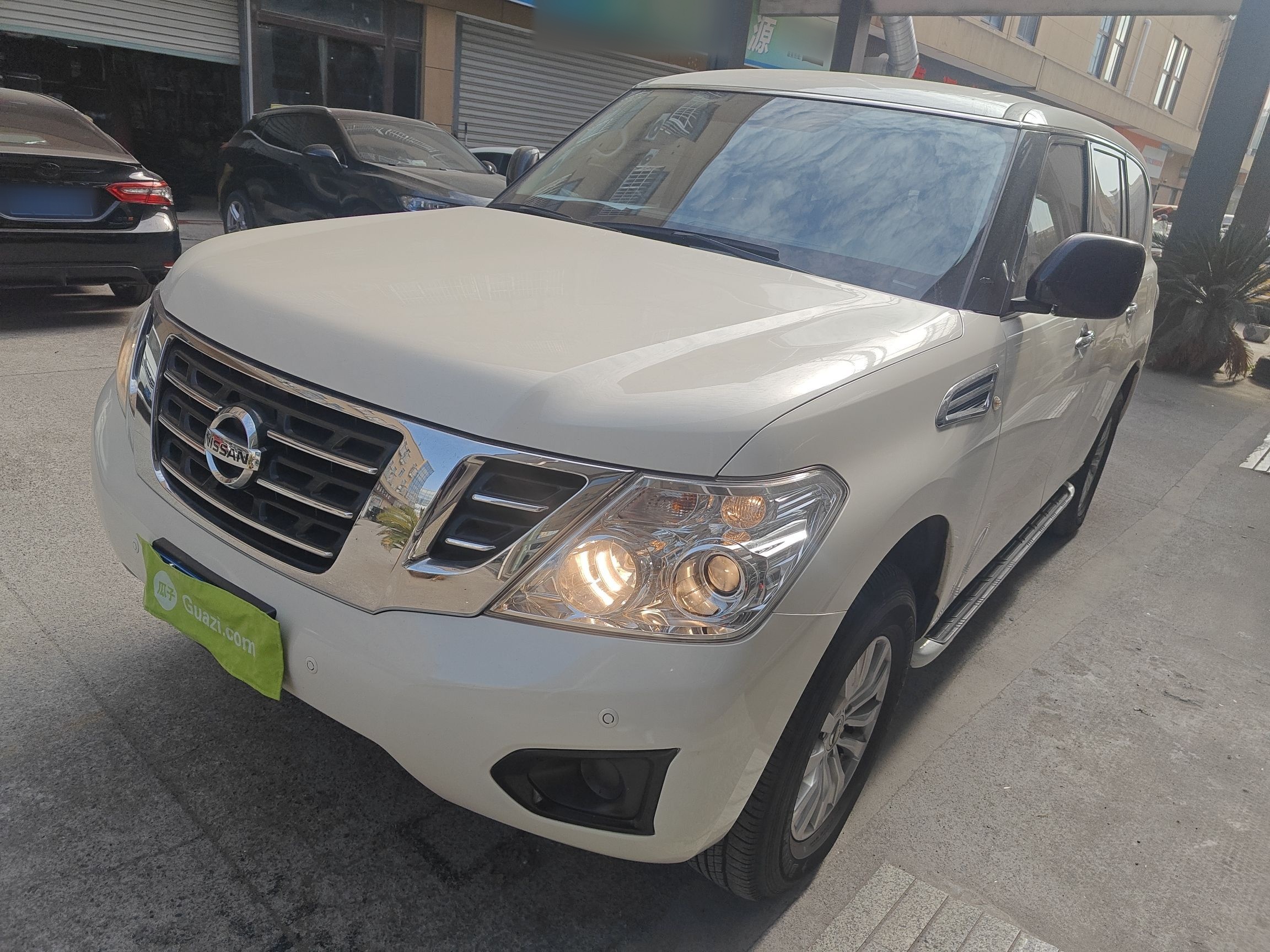 Nissan 2019 car image 