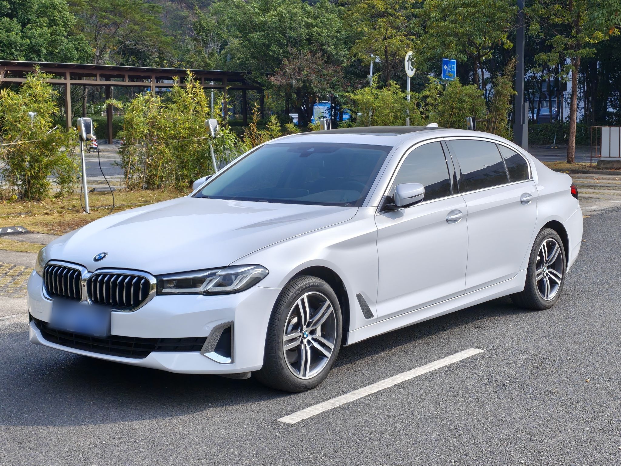BMW 5 Series 2020 BMW 5 Series 2020 car image