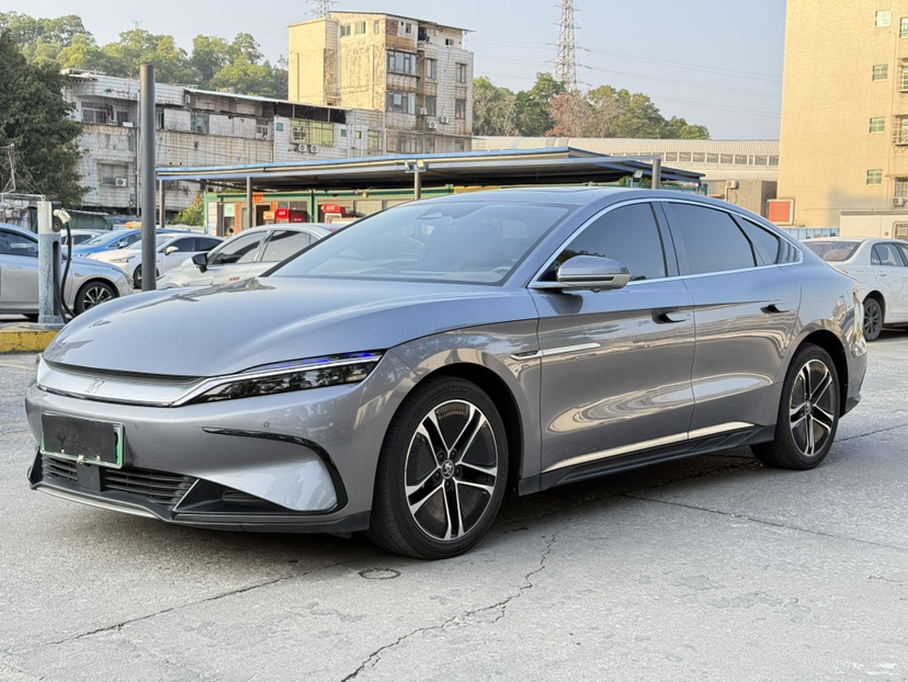 BYD Han 2023 immagine di auto 
