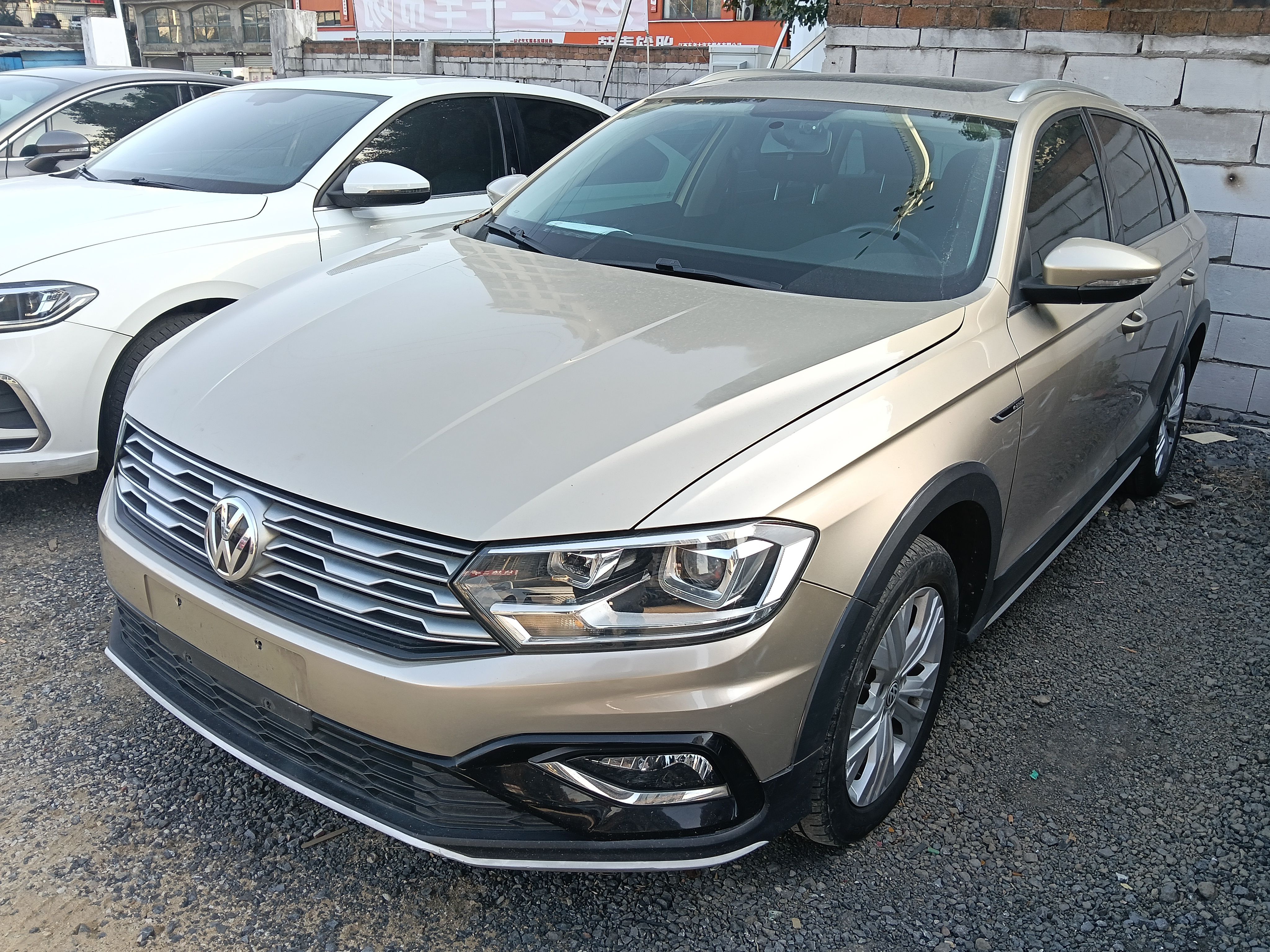 Volkswagen C-Trek 2019 Volkswagen C-Trek 2019 immagine di auto