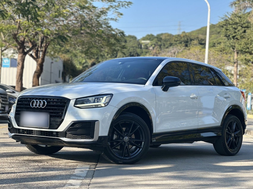 2020 immagine di auto 
