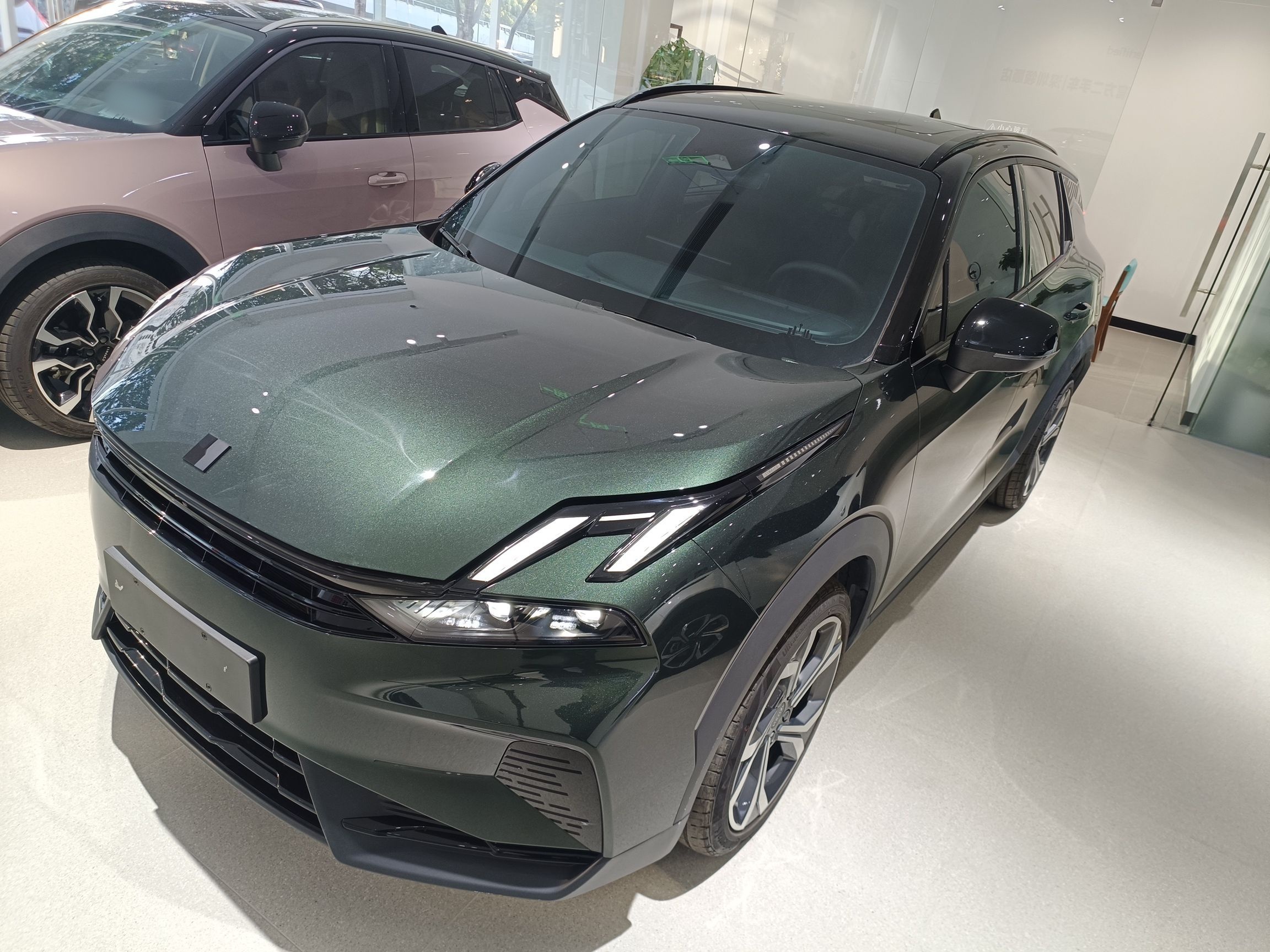 Lynk & Co 06 EM-P 2024 car image 