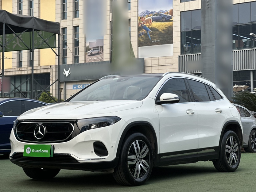 Mercedes-Benz EQA Class 2022 immagine di auto 