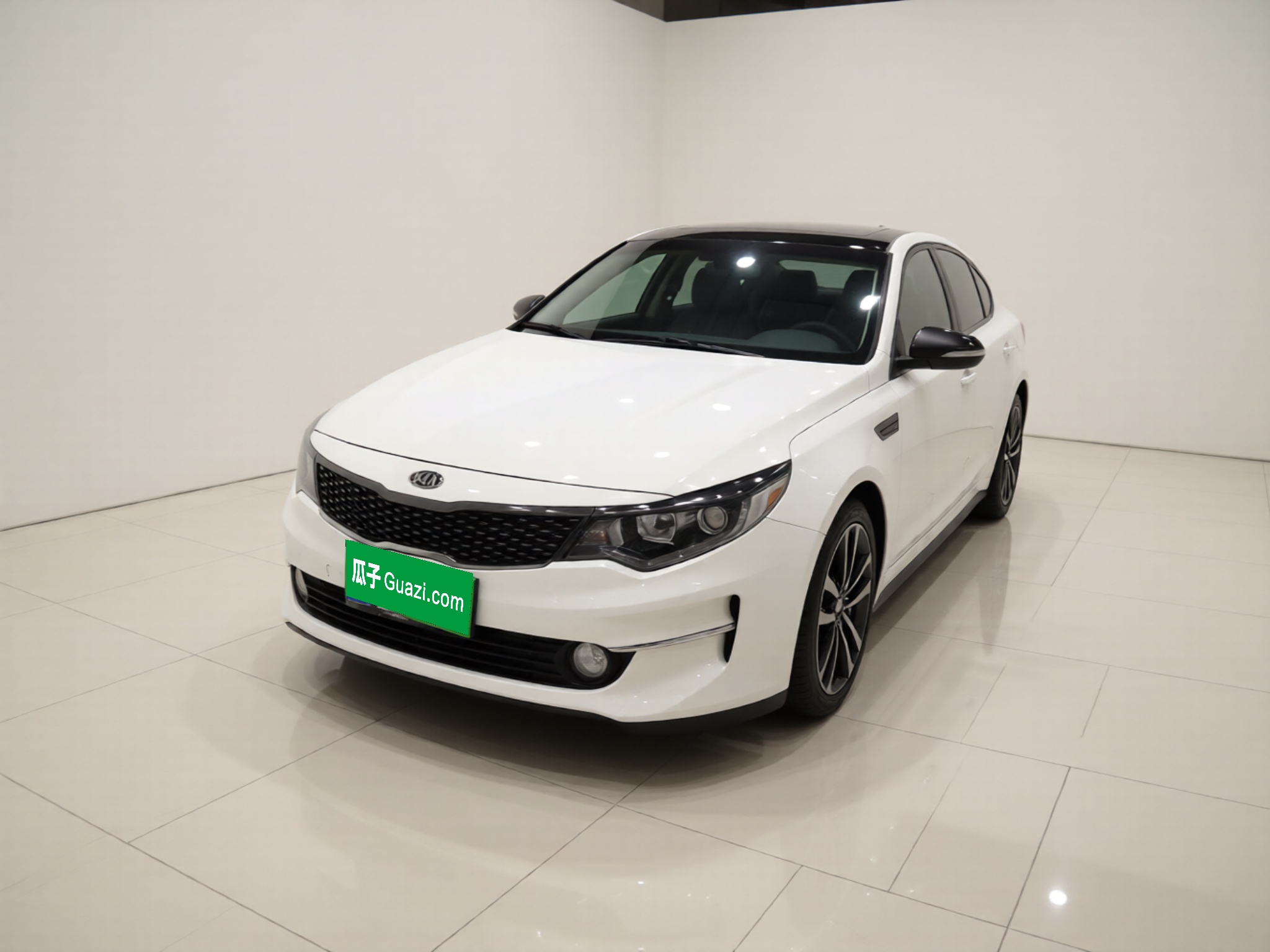 Kia K5 2016 car image 