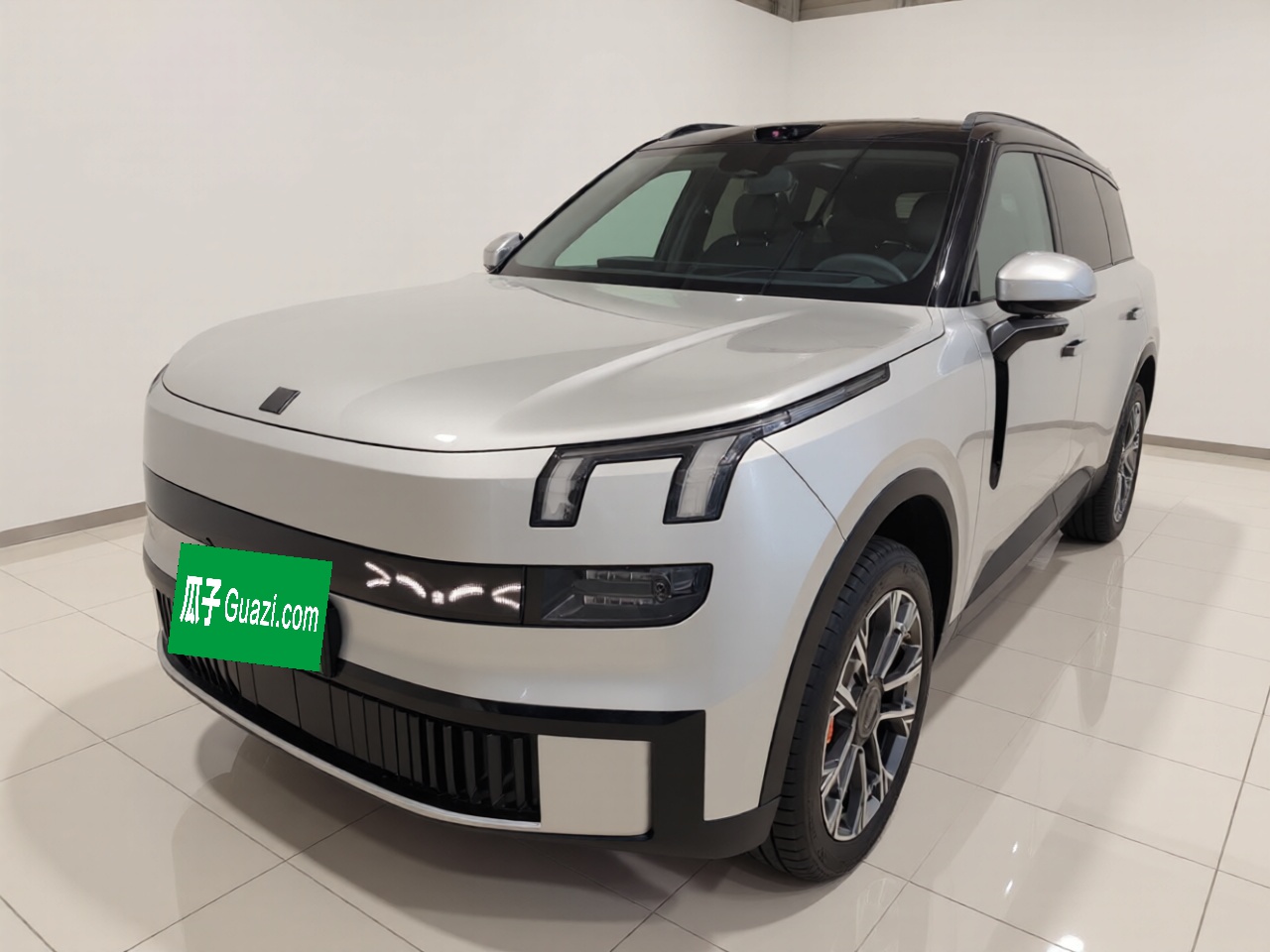 Lynk & Co 900 2025 Lynk & Co 900 2025 car image
