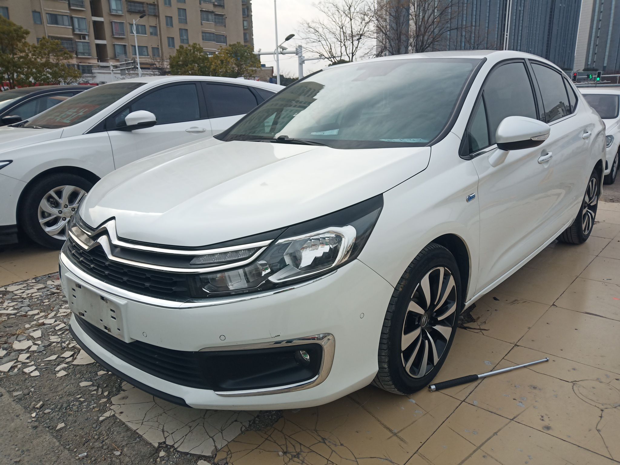Citroen C4L 2017 car image 