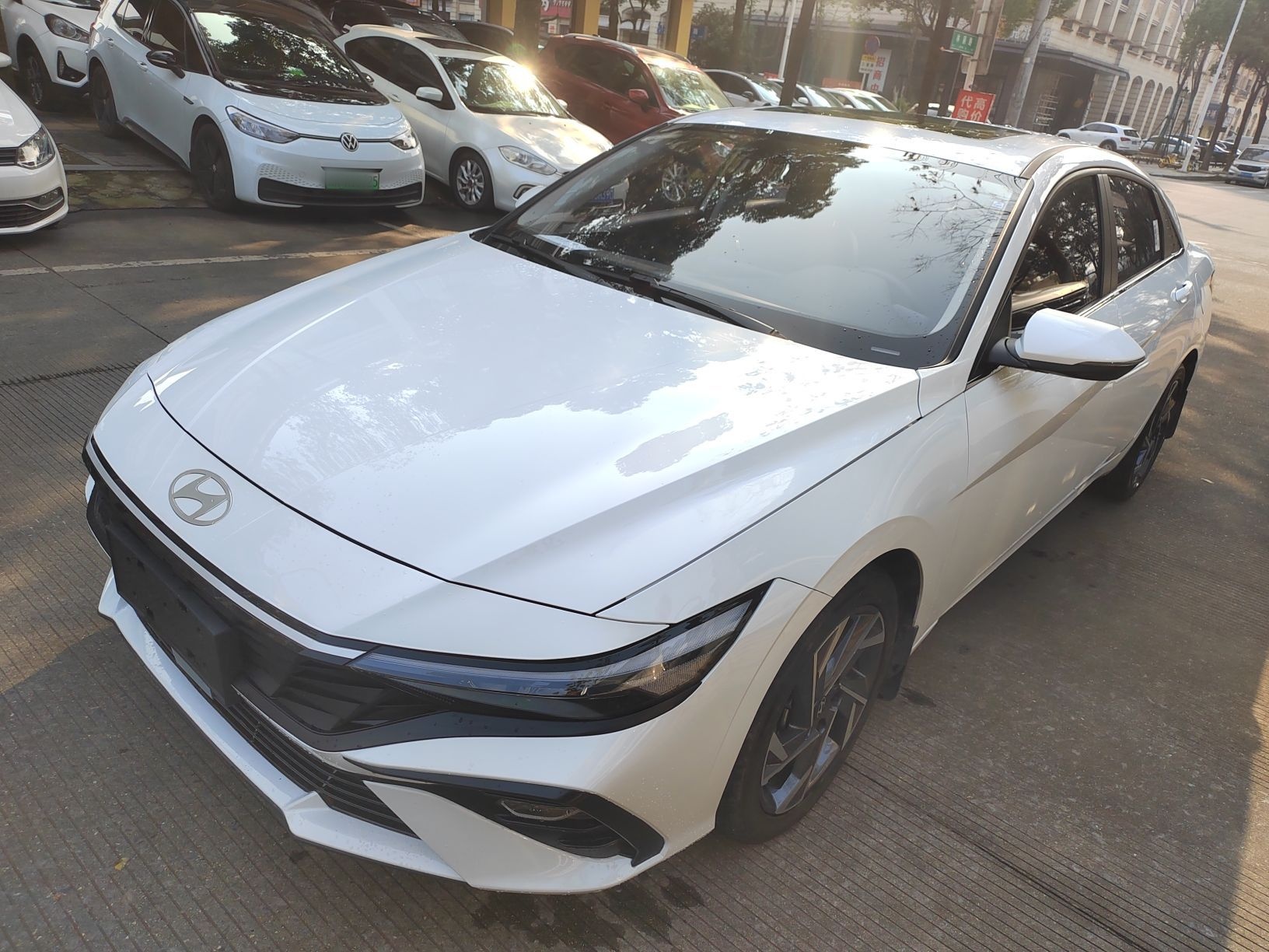 Hyundai Elantra 2024 изображение автомобиля 