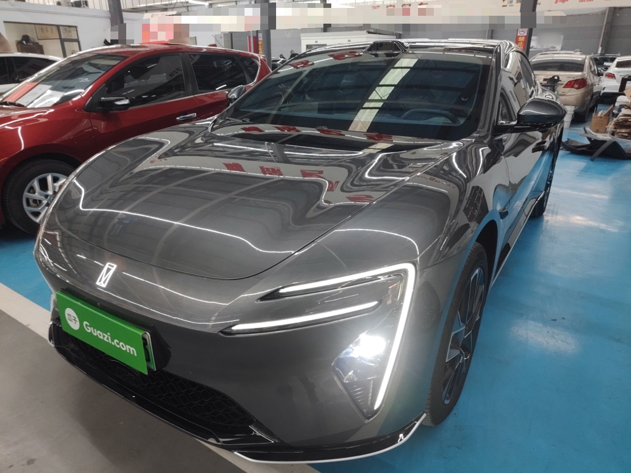 Avatr 06 2025 car image 