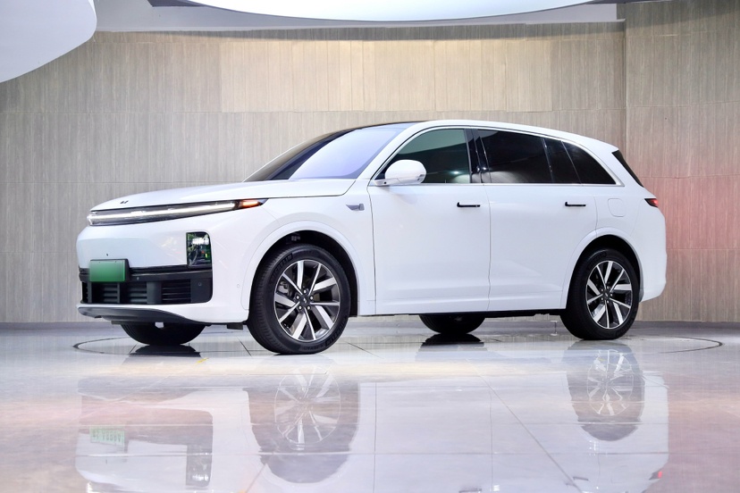 Li L7 2023 car image 