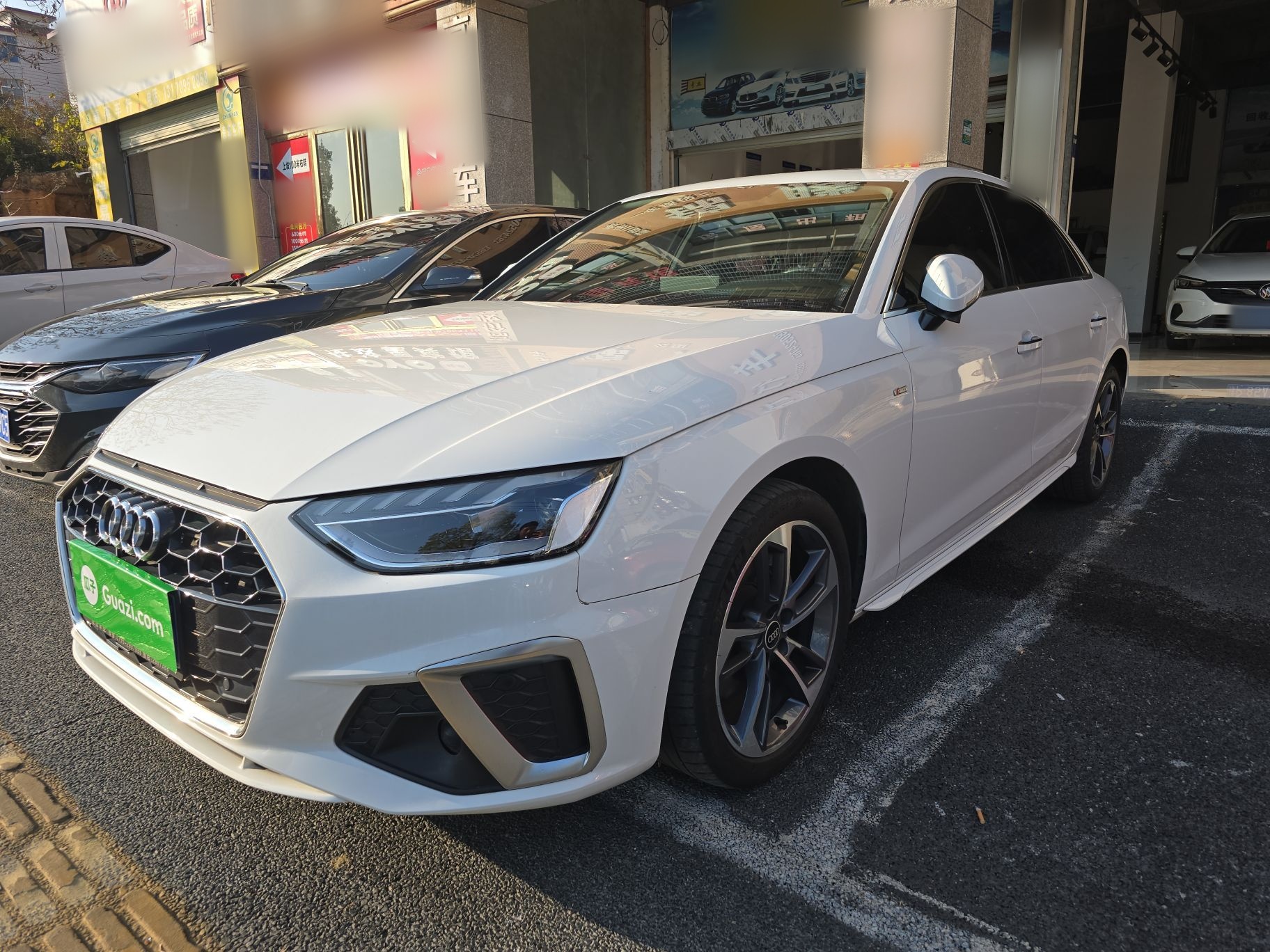 Audi A4L 2023 car image 