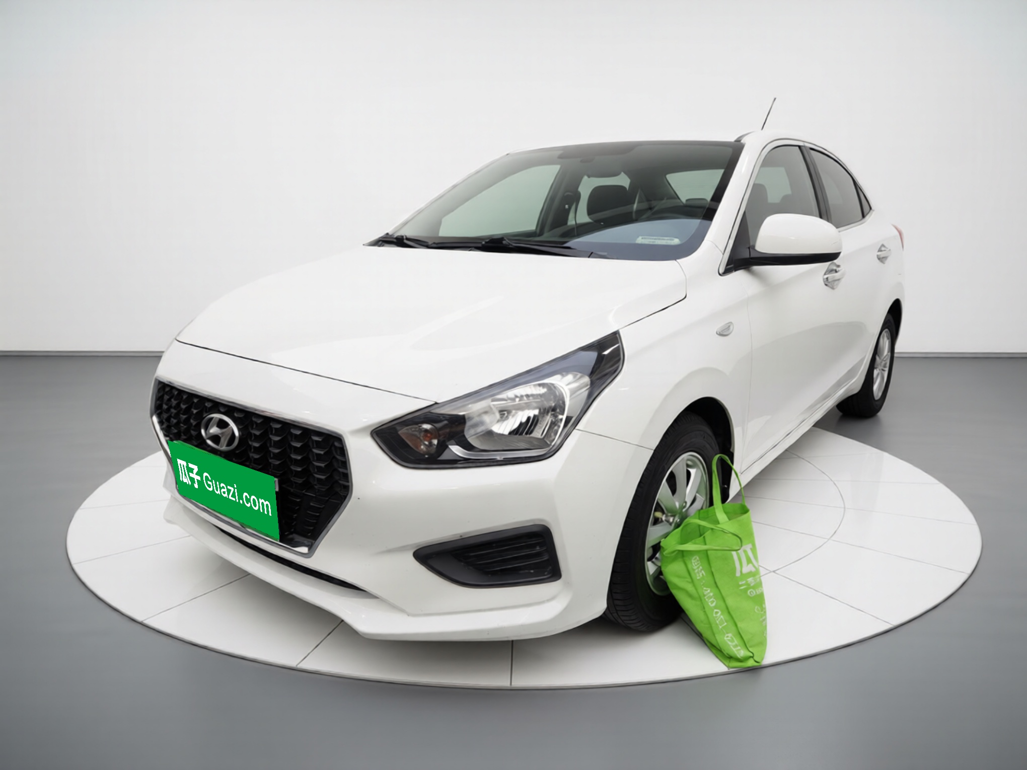 Hyundai Reina 2021 car image 