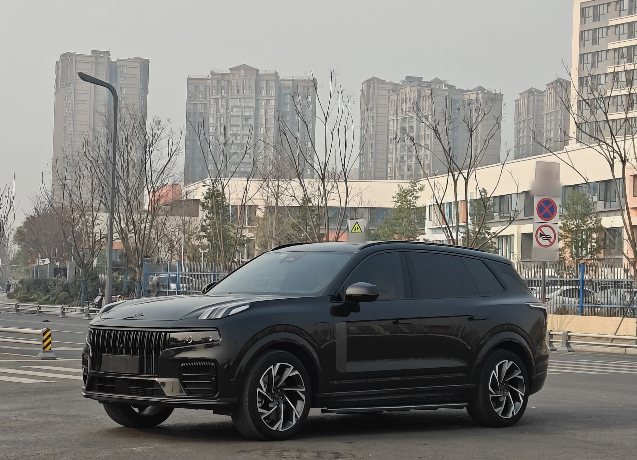 Lynk & Co 09 EM-P 2022 car image 