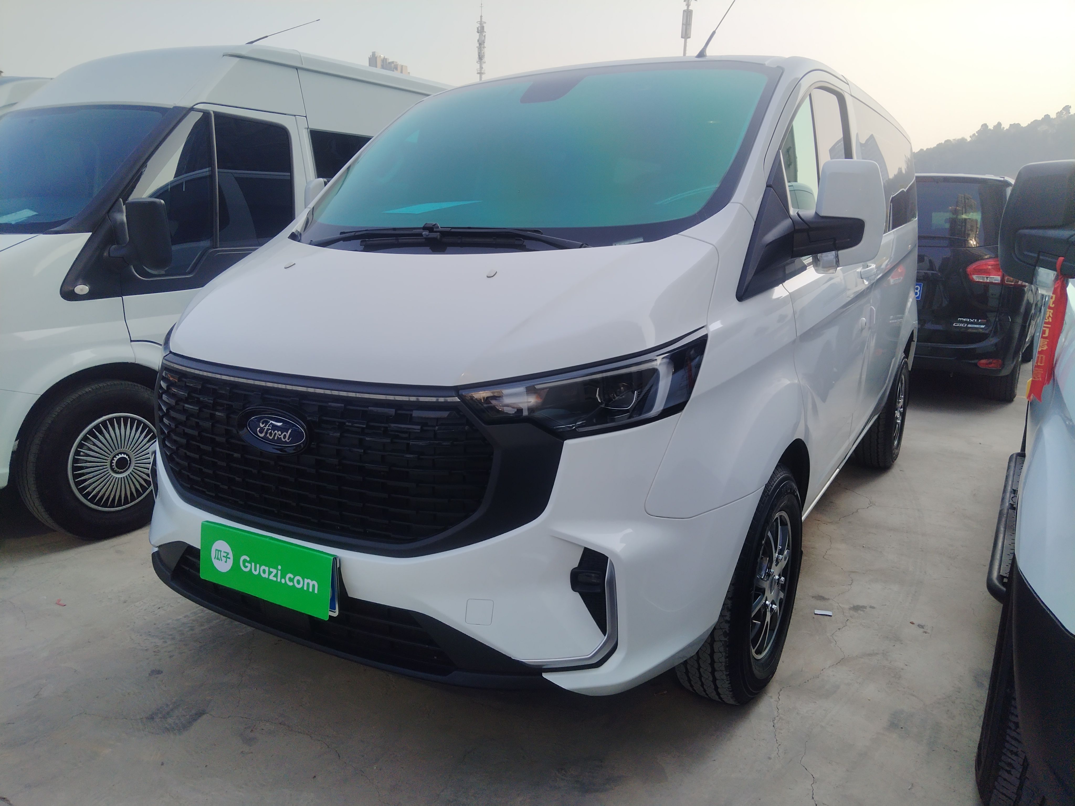 Ford Transit 2025 car image 