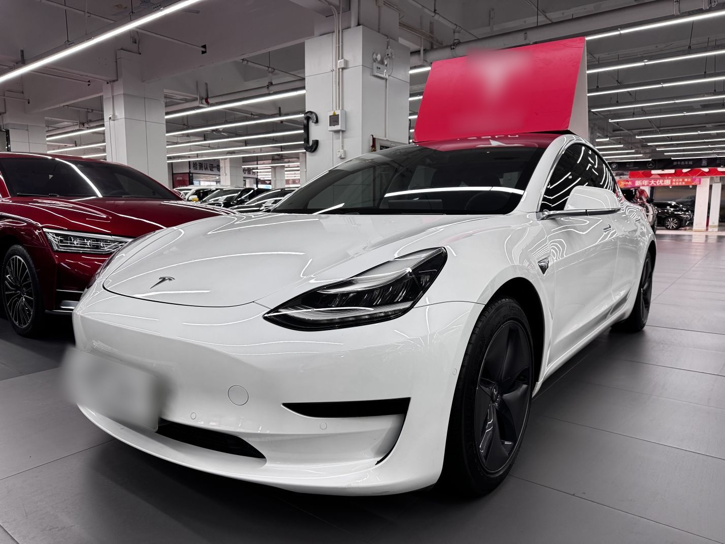 2020 immagine di auto 