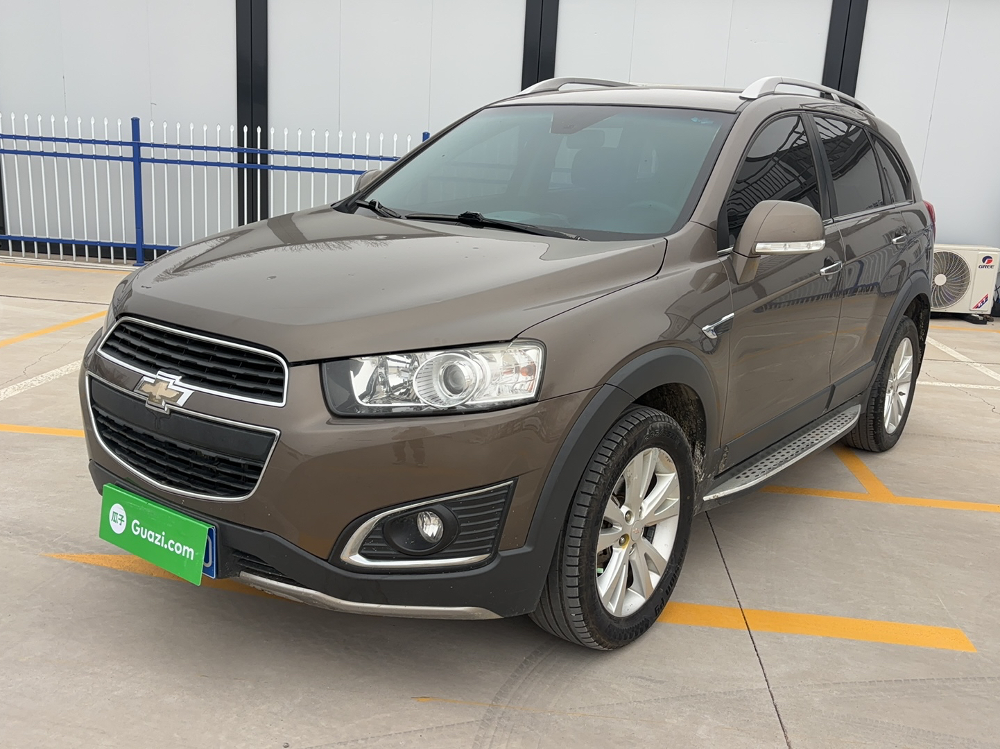 Chevrolet Captiva 2017 car image 